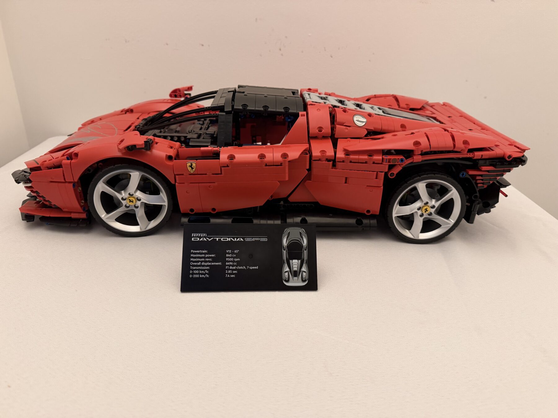 LEGO Ferrari Daytona sp3 -1/8 scale-Signed TWICE by Lewis Hamilton and Charles Leclerc - Image 15