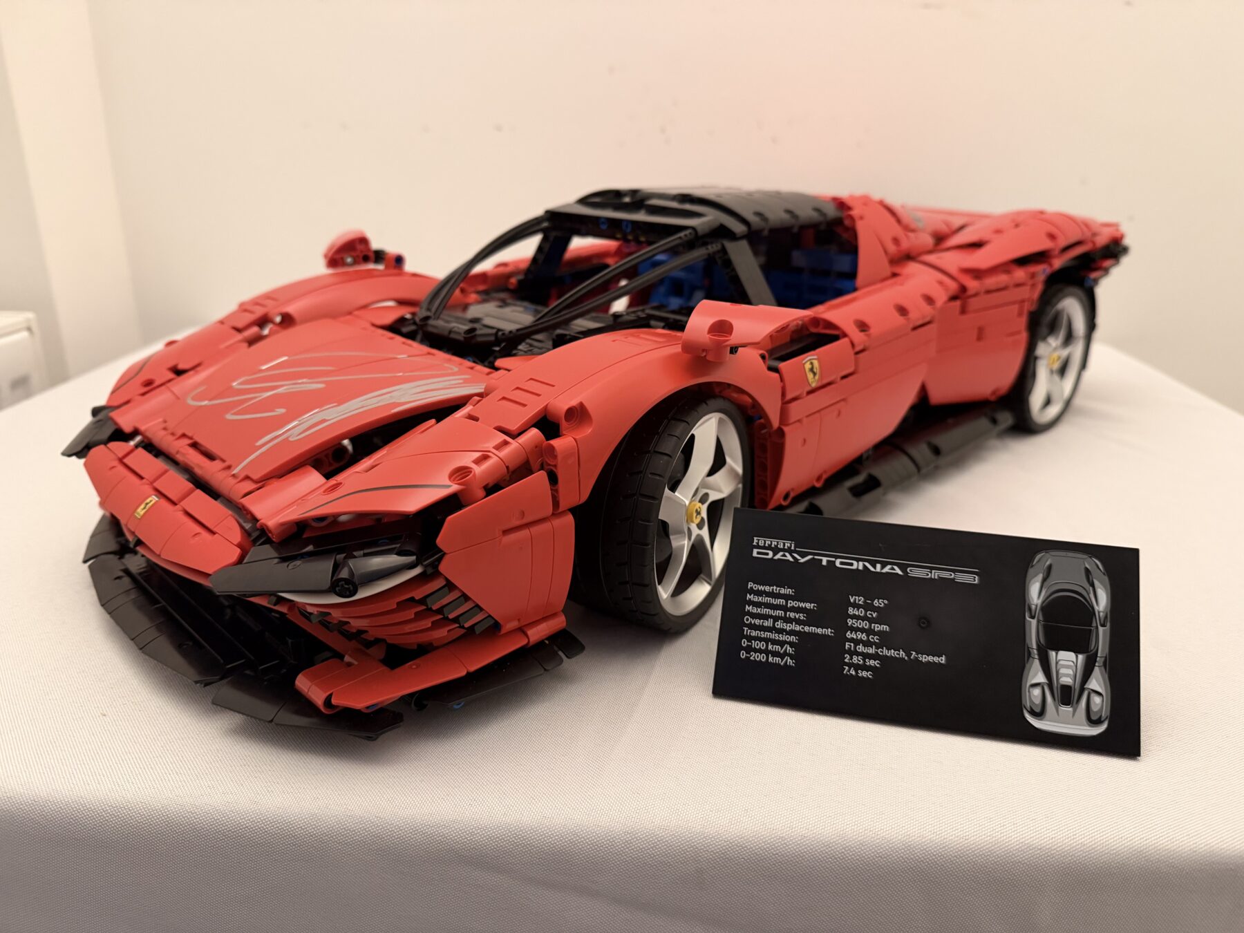 LEGO Ferrari Daytona sp3 -1/8 scale-Signed TWICE by Lewis Hamilton and Charles Leclerc - Image 8
