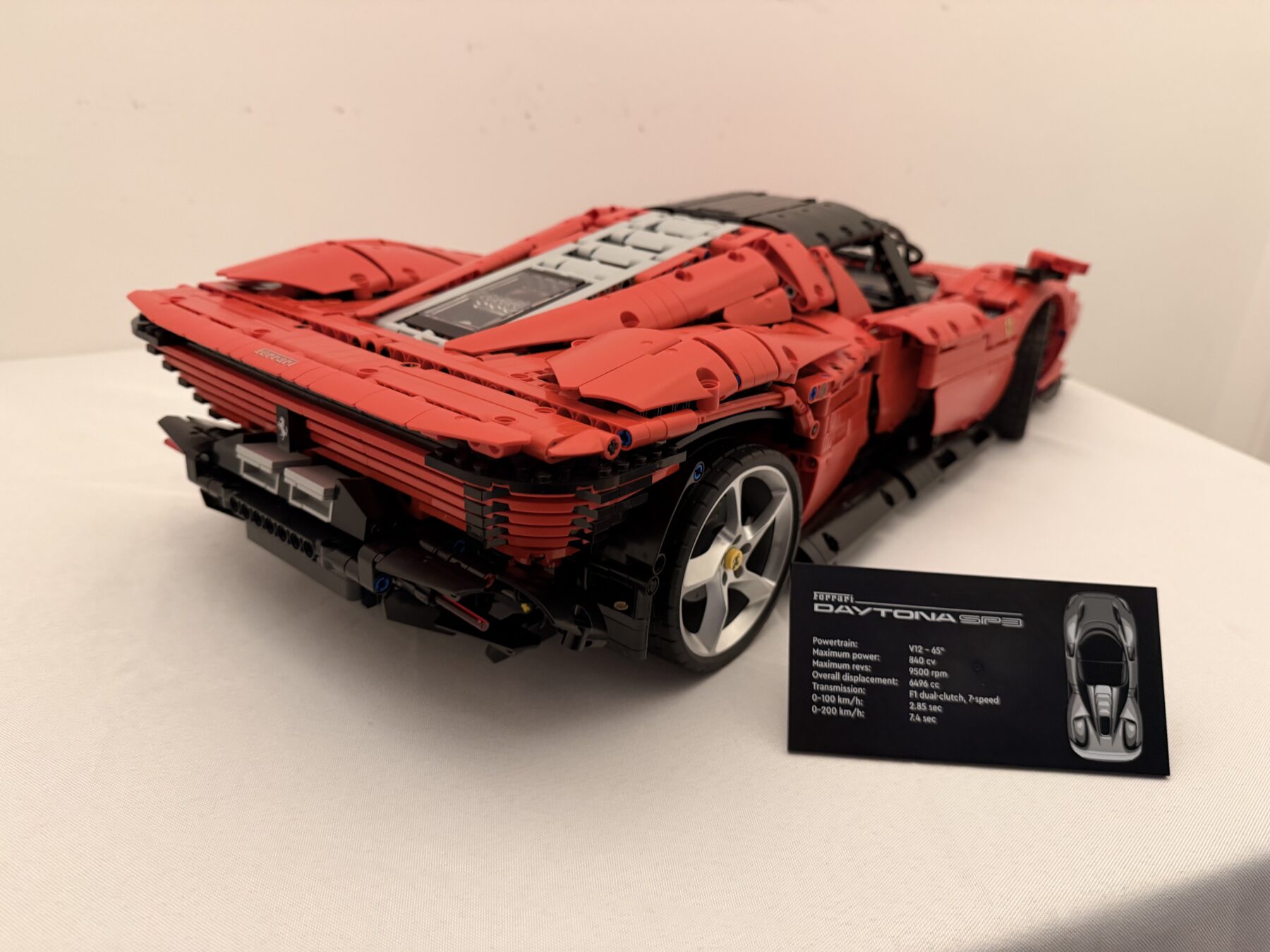LEGO Ferrari Daytona sp3 -1/8 scale-Signed TWICE by Lewis Hamilton and Charles Leclerc - Image 6