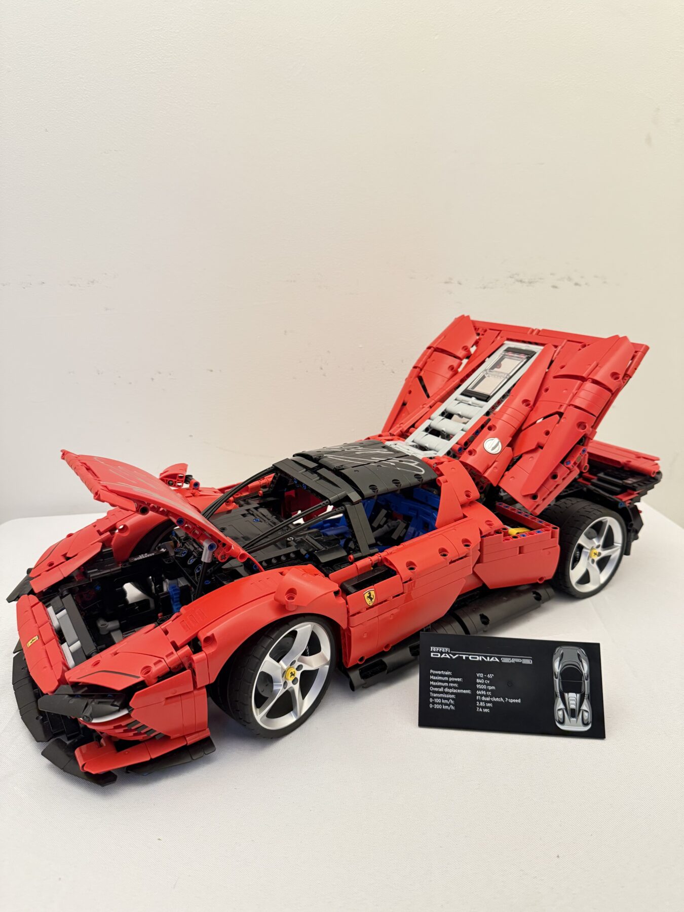 LEGO Ferrari Daytona sp3 -1/8 scale-Signed TWICE by Lewis Hamilton and Charles Leclerc - Image 25