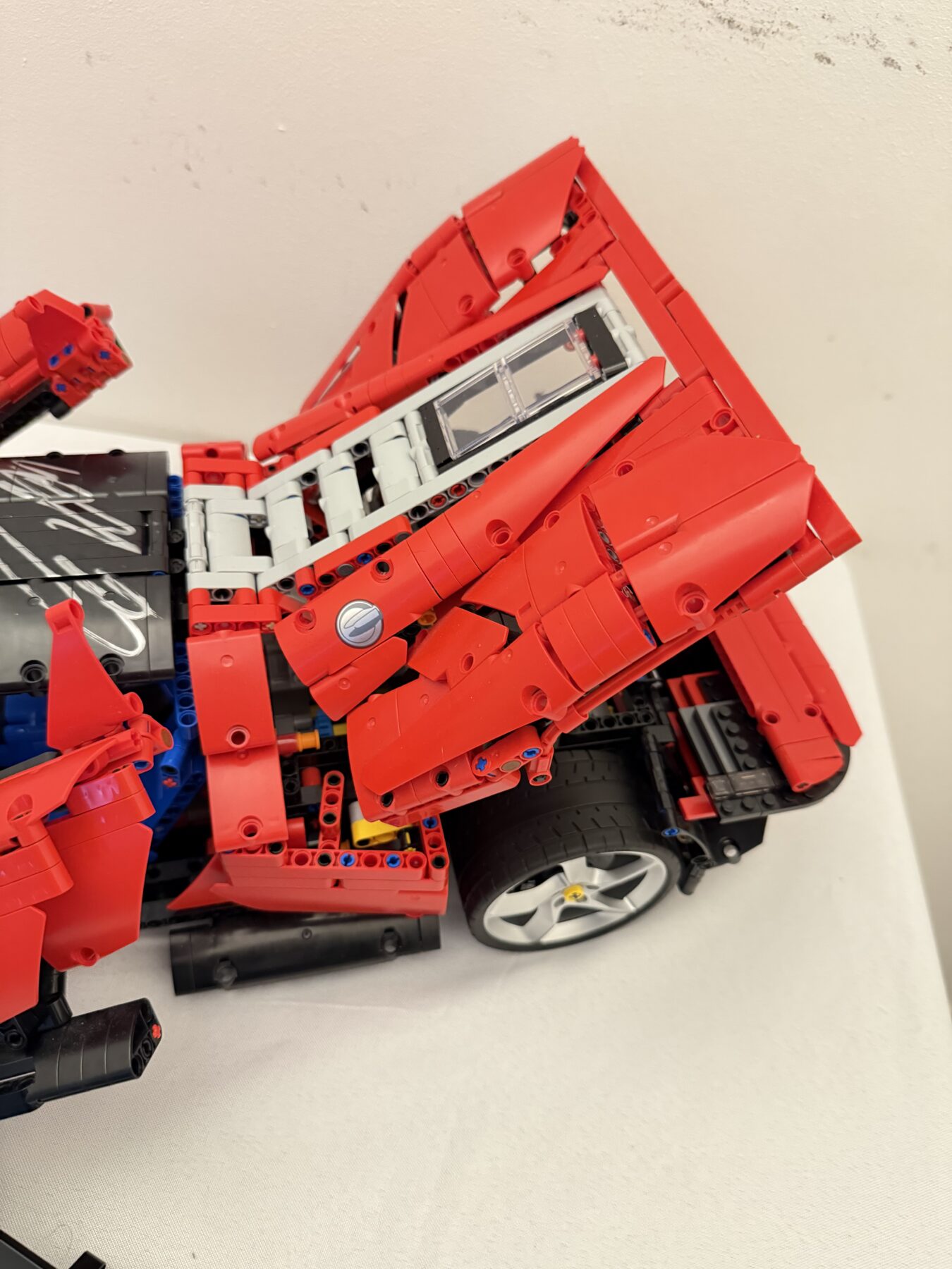 LEGO Ferrari Daytona sp3 -1/8 scale-Signed TWICE by Lewis Hamilton and Charles Leclerc - Image 49