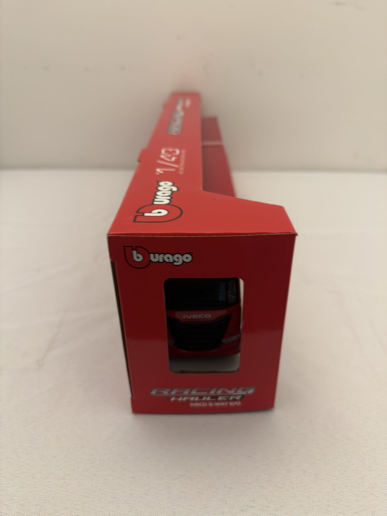 Burago-Ferrari 1/43 hauler-Signed by Lewis Hamilton and Charles Leclerc - Image 10