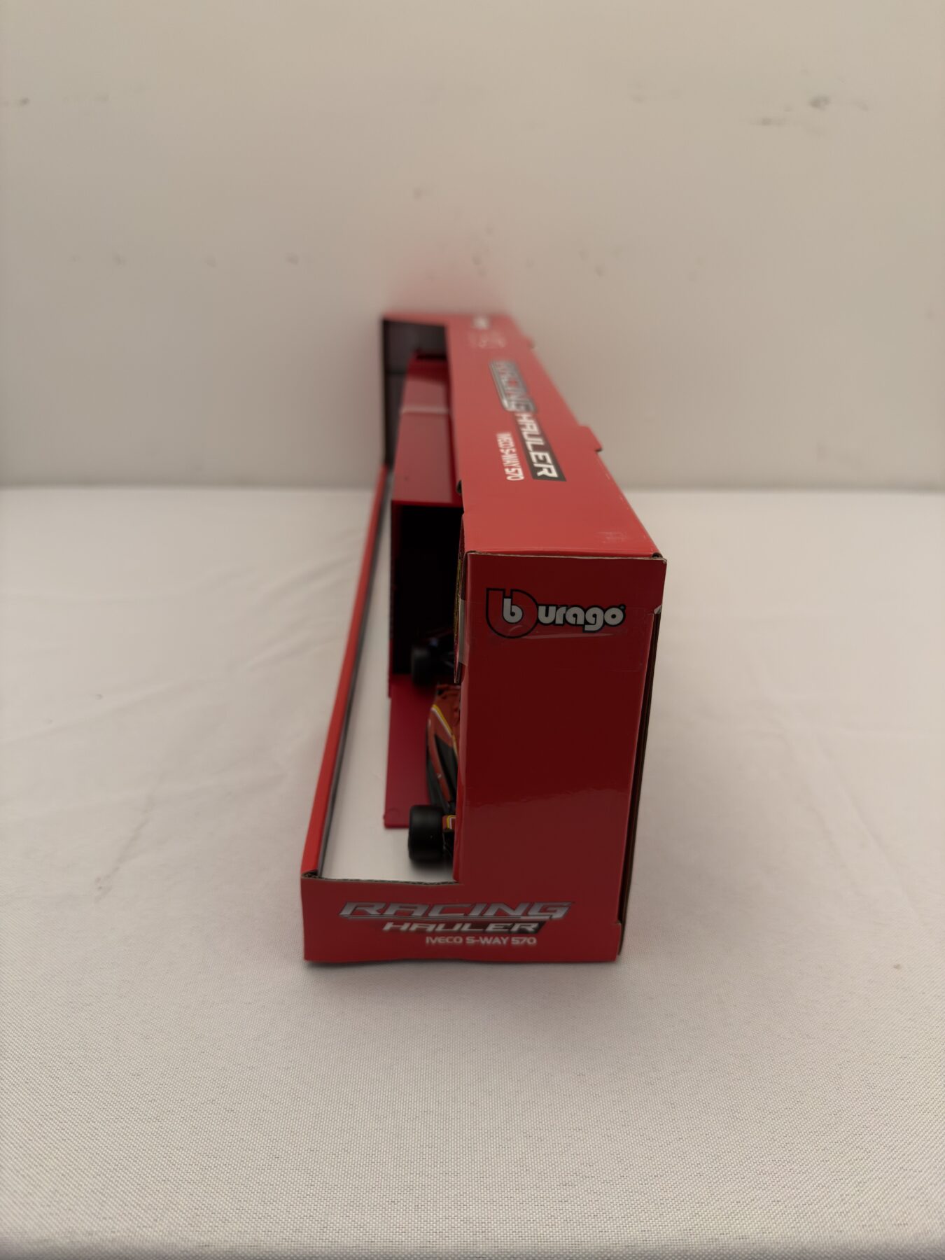 Burago-Ferrari 1/43 hauler-Signed by Lewis Hamilton and Charles Leclerc - Image 8