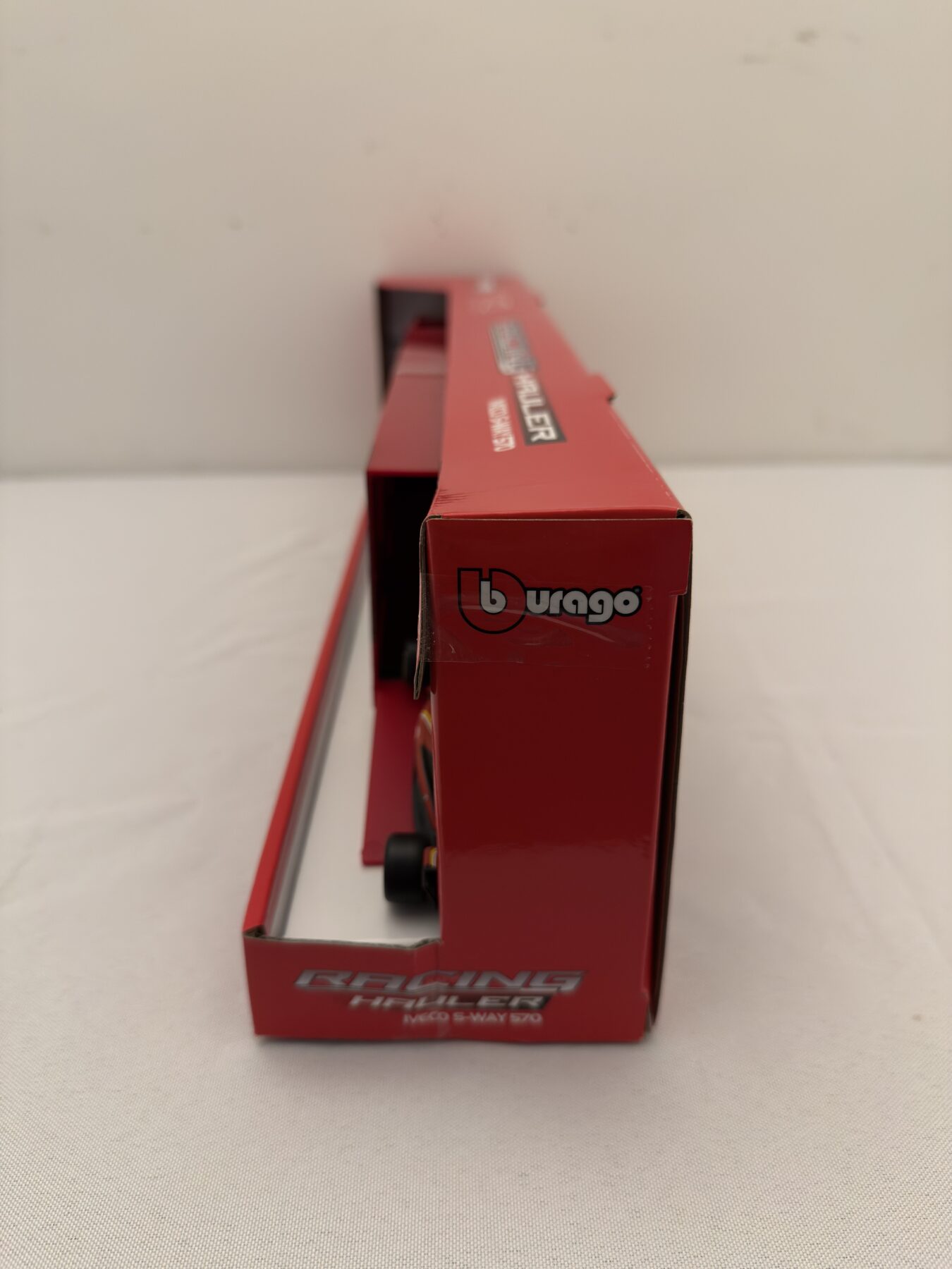 Burago-Ferrari 1/43 hauler-Signed by Lewis Hamilton and Charles Leclerc - Image 6