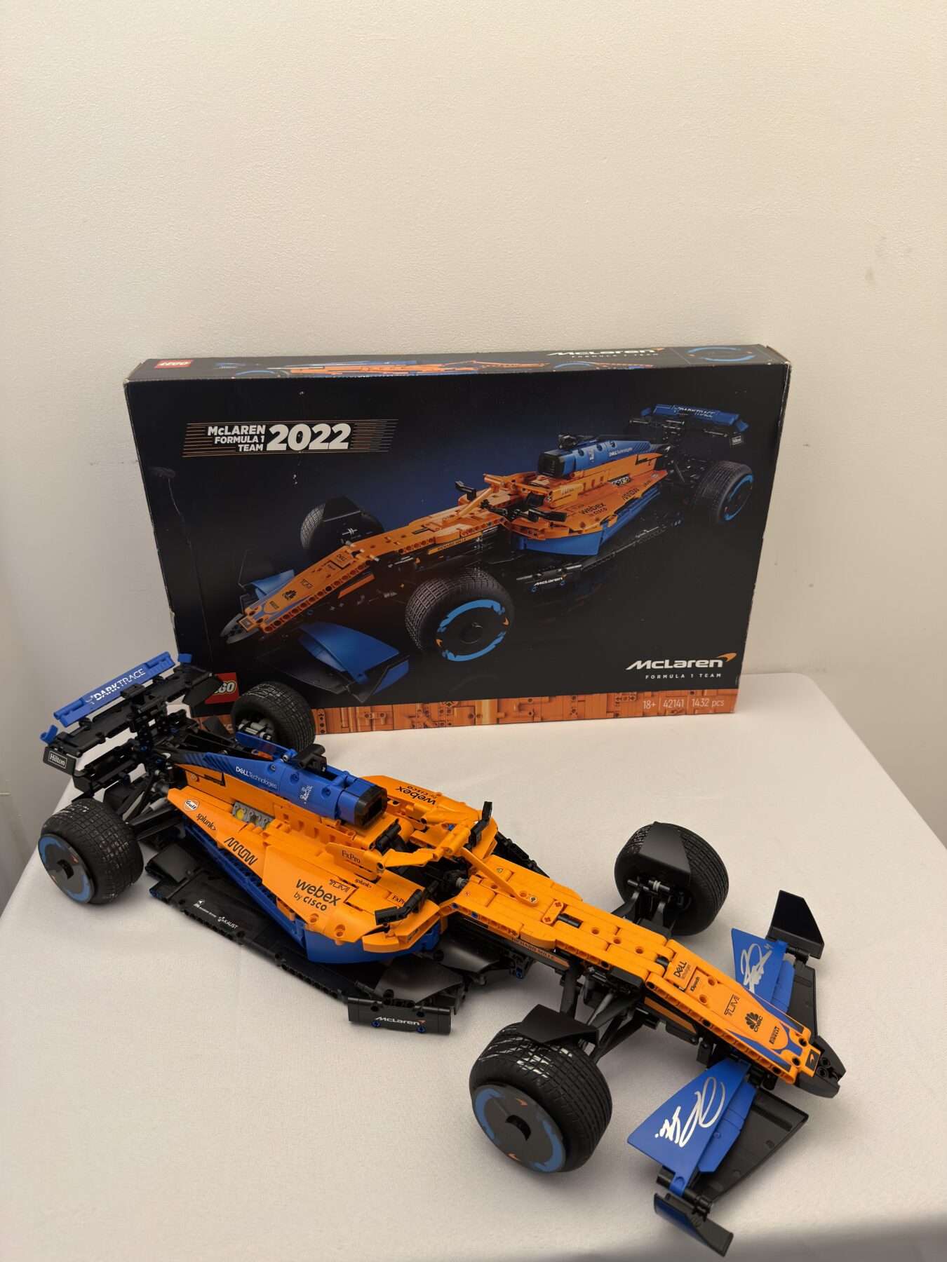 Lando Norris & Oscar Piastri Signed 1/8 LEGO McLaren Model - Image 6