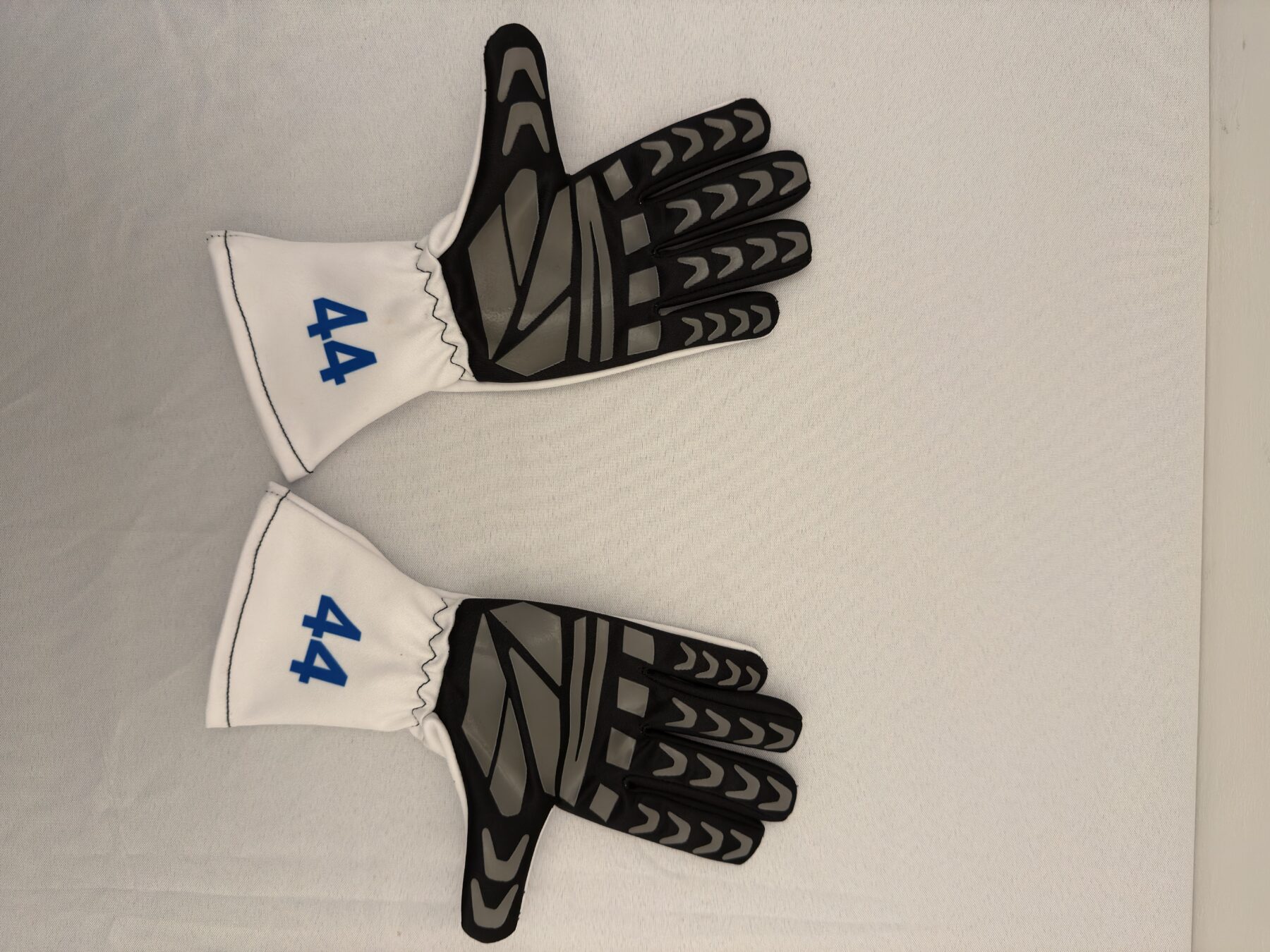 Lewis Hamilton-2025 gloves-Monza White-Signed - Image 5