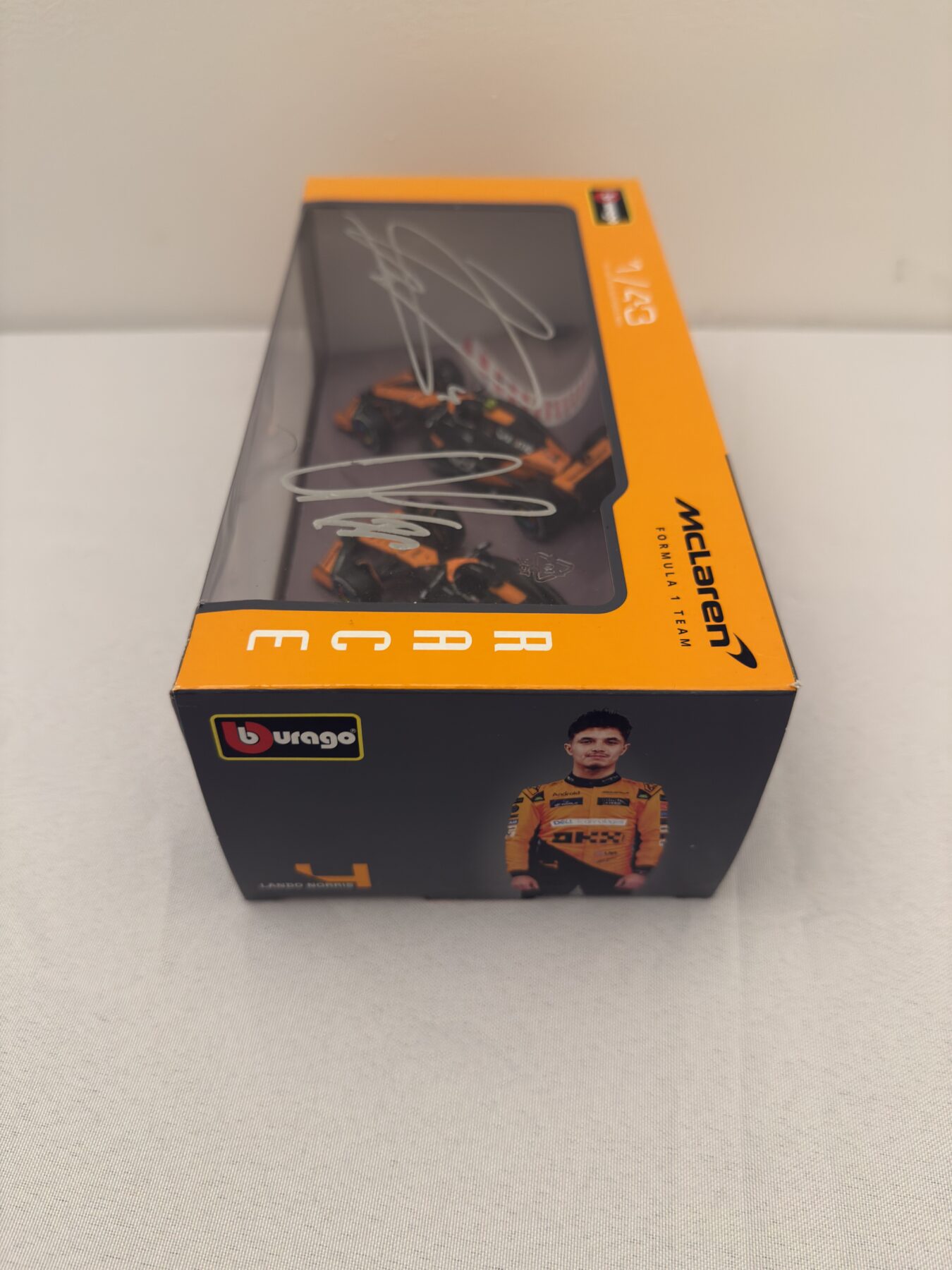 Lando Norris and Oscar Piastri Signed models - Image 6