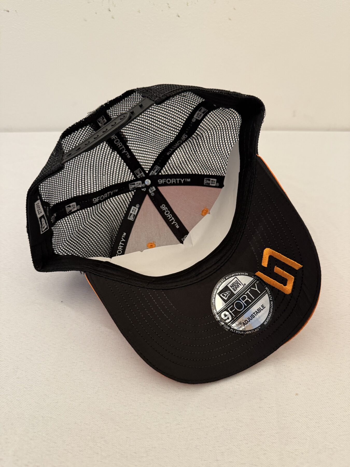 Max Verstappen 2026 Signed Red Bull cap - Image 9