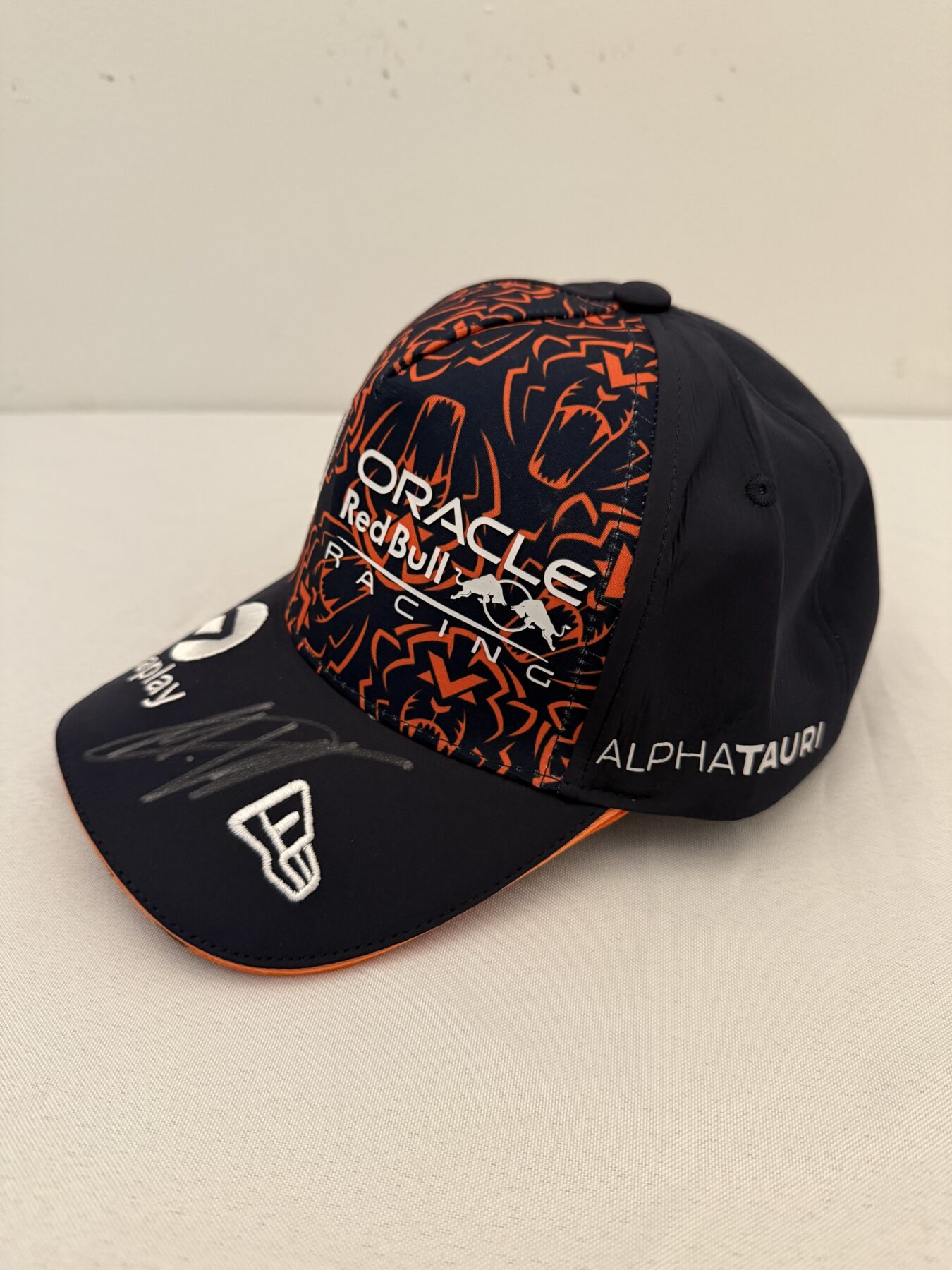 Max Verstappen 2026 Signed Red Bull cap - Image 6