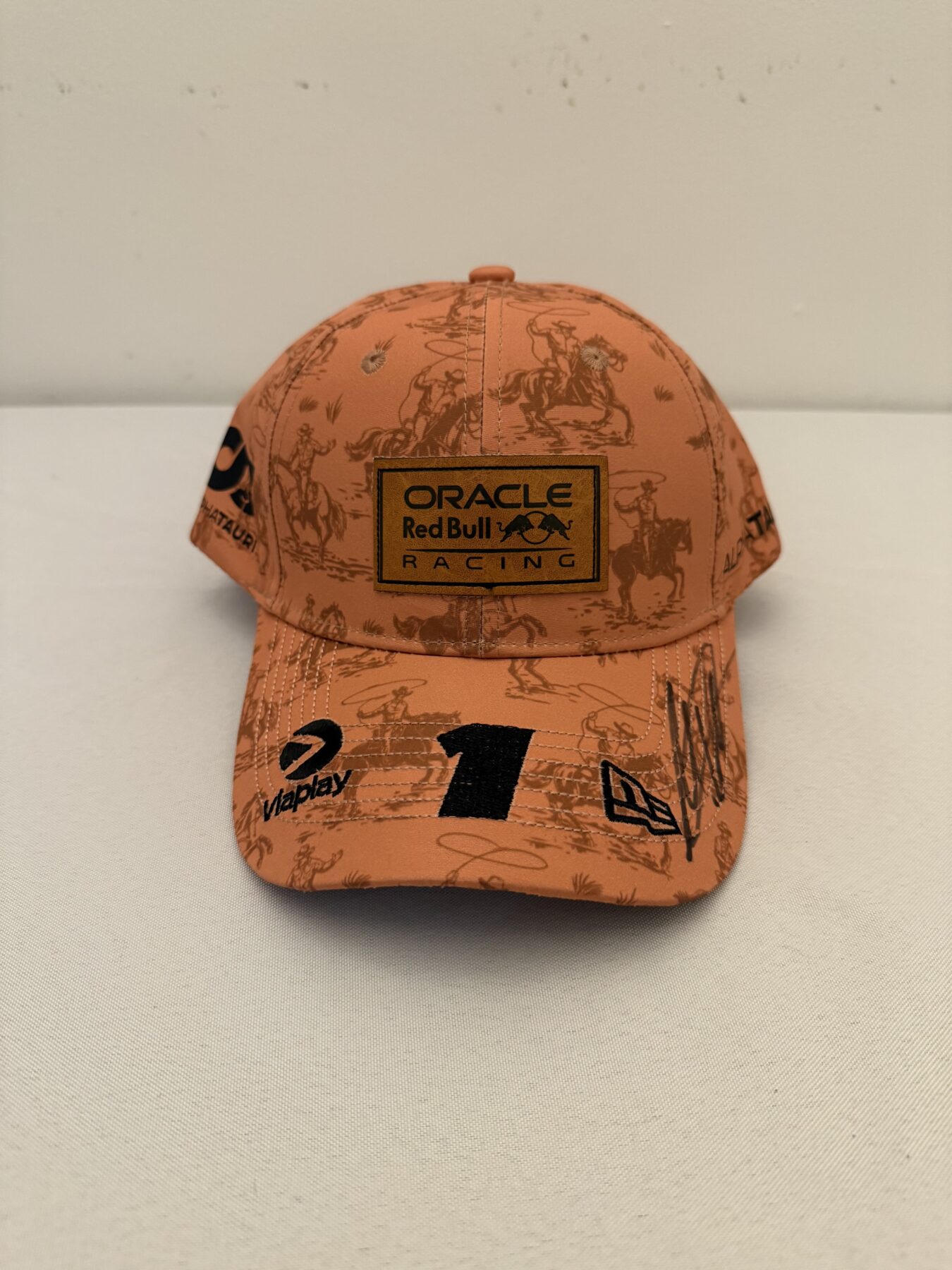 Max Verstappen 2025 Schuberth 1:2 Scale Helmet and USA 2025 Cap Signed - Image 19