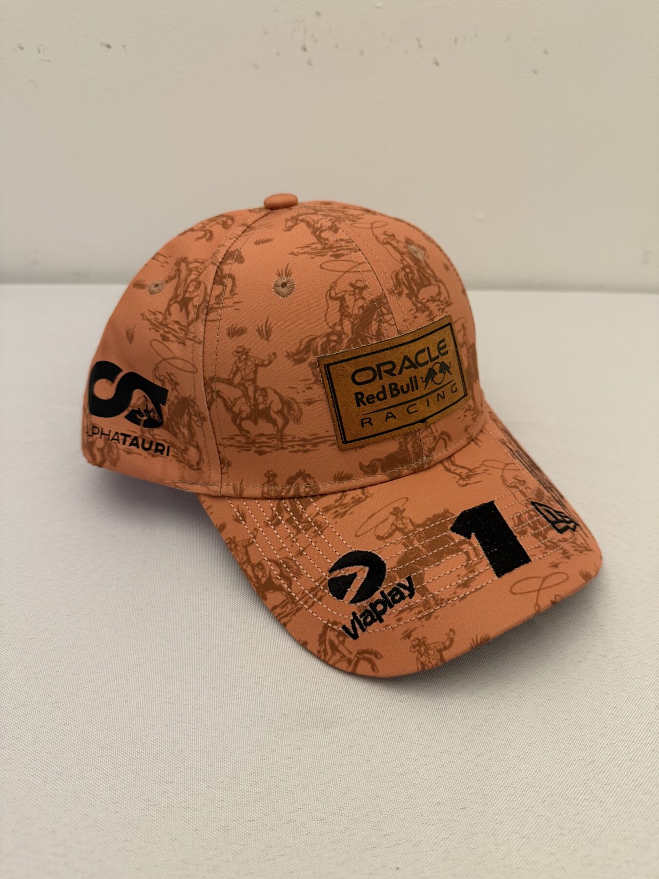 Max Verstappen 2025 Schuberth 1:2 Scale Helmet and USA 2025 Cap Signed - Image 24