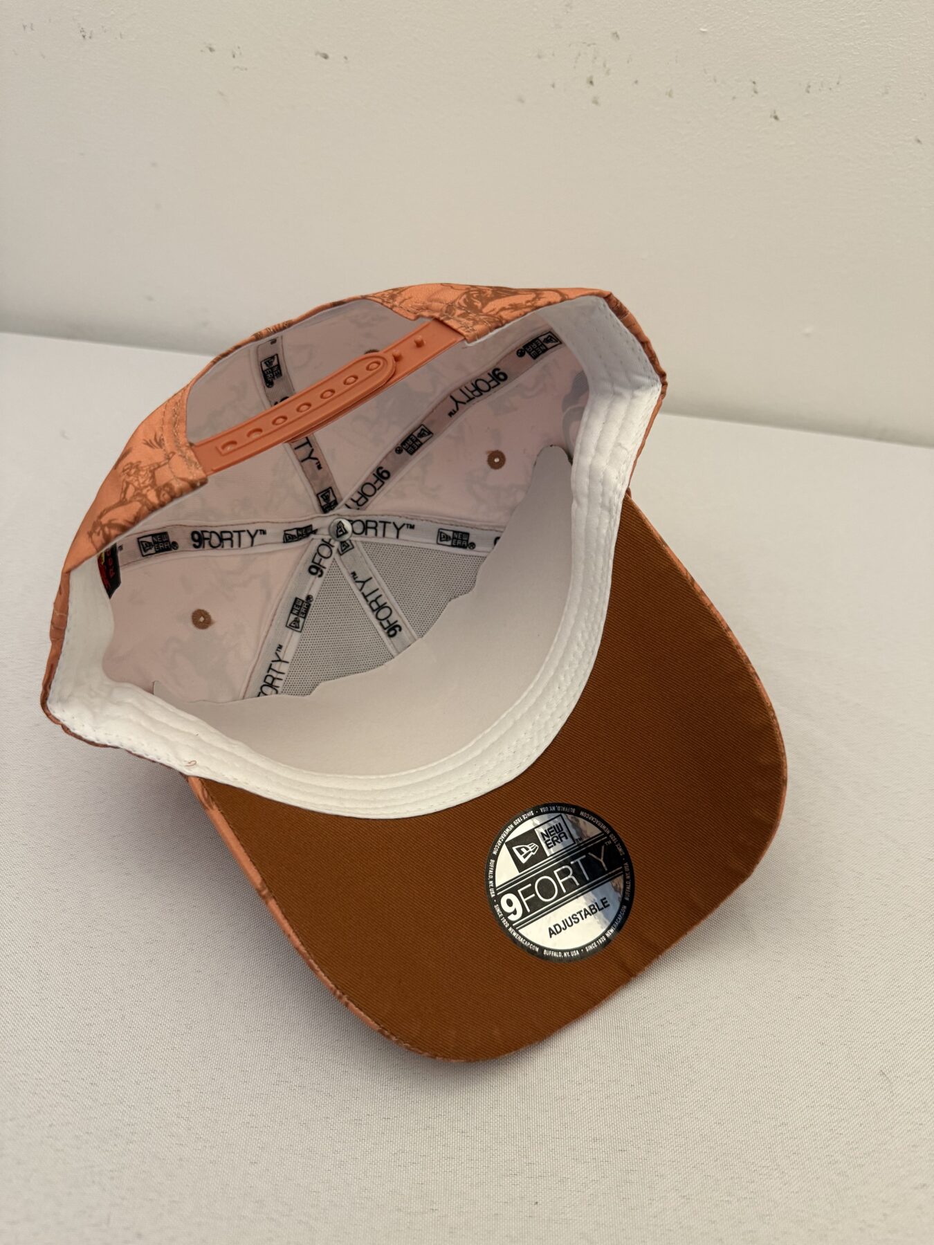 Max Verstappen 2025 Schuberth 1:2 Scale Helmet and USA 2025 Cap Signed - Image 25