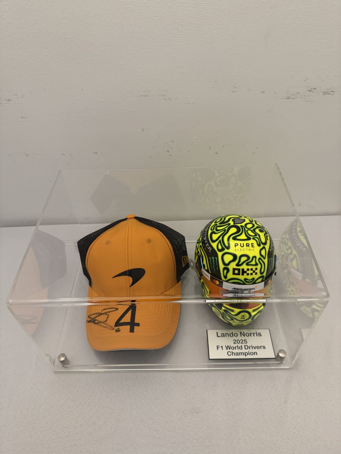 Lando Norris Signed Bell 1:2 Scale F1 Helmet and Cap Display Set - Image 5