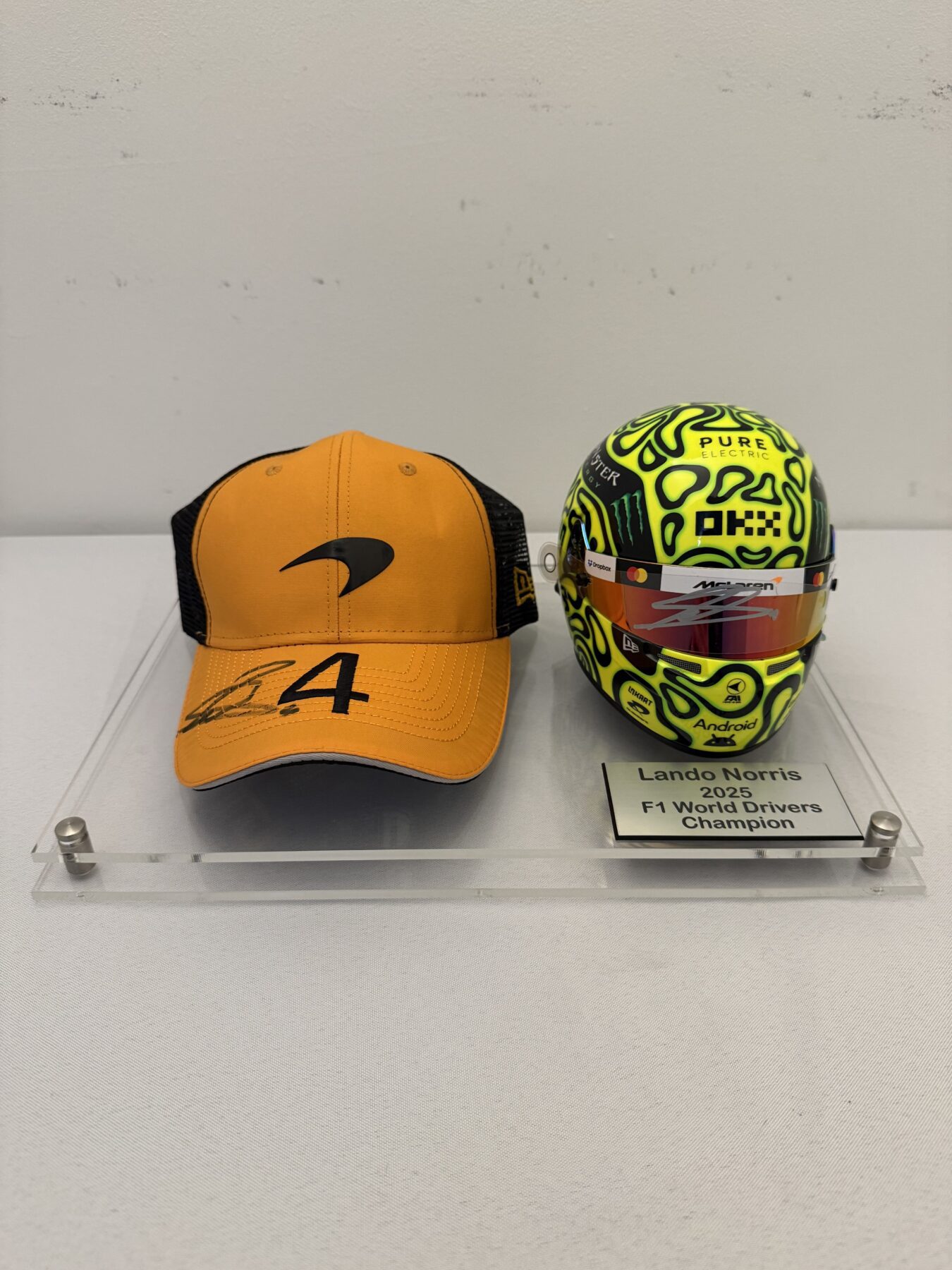 Lando Norris Signed Bell 1:2 Scale F1 Helmet and Cap Display Set - Image 7