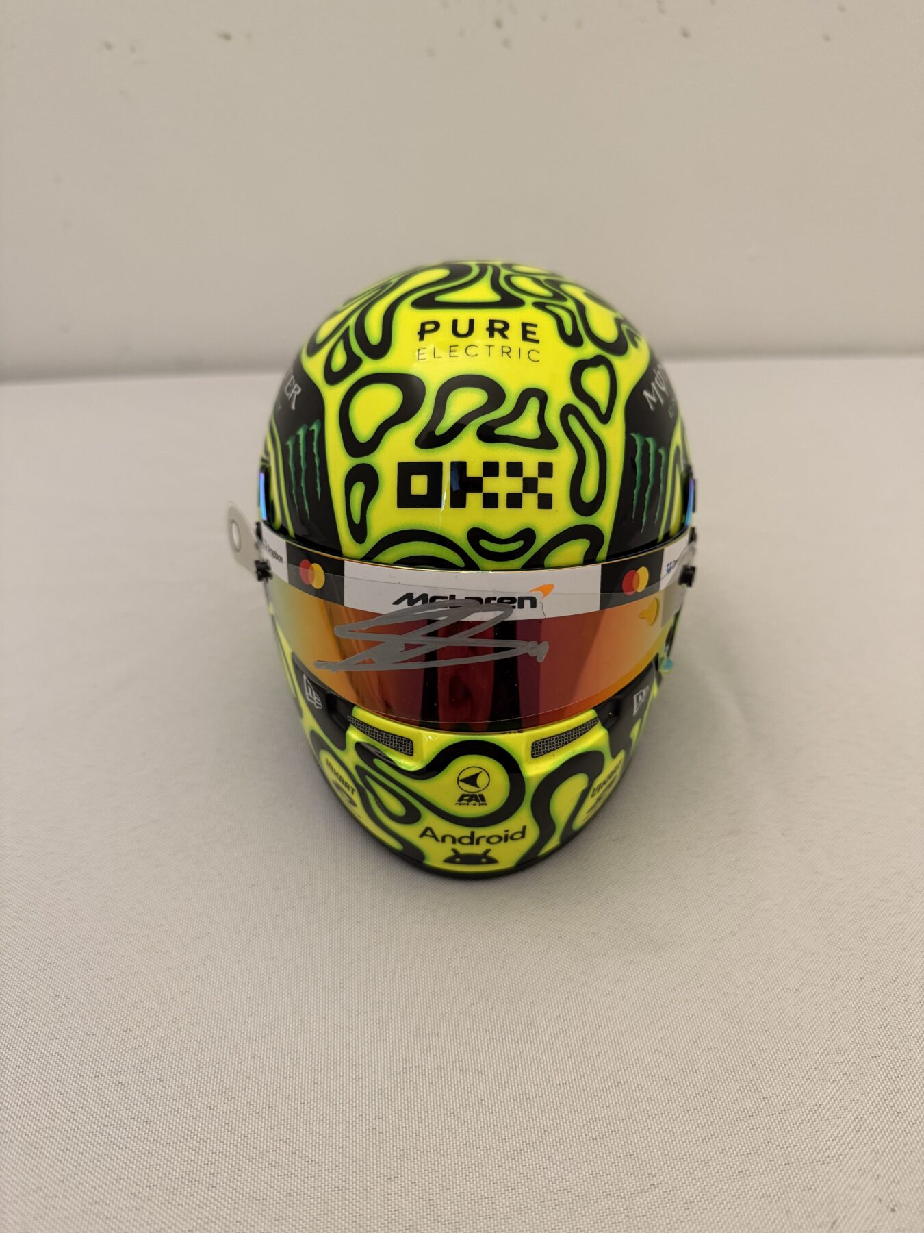 Lando Norris Signed Bell 1:2 Scale F1 Helmet and Cap Display Set - Image 32