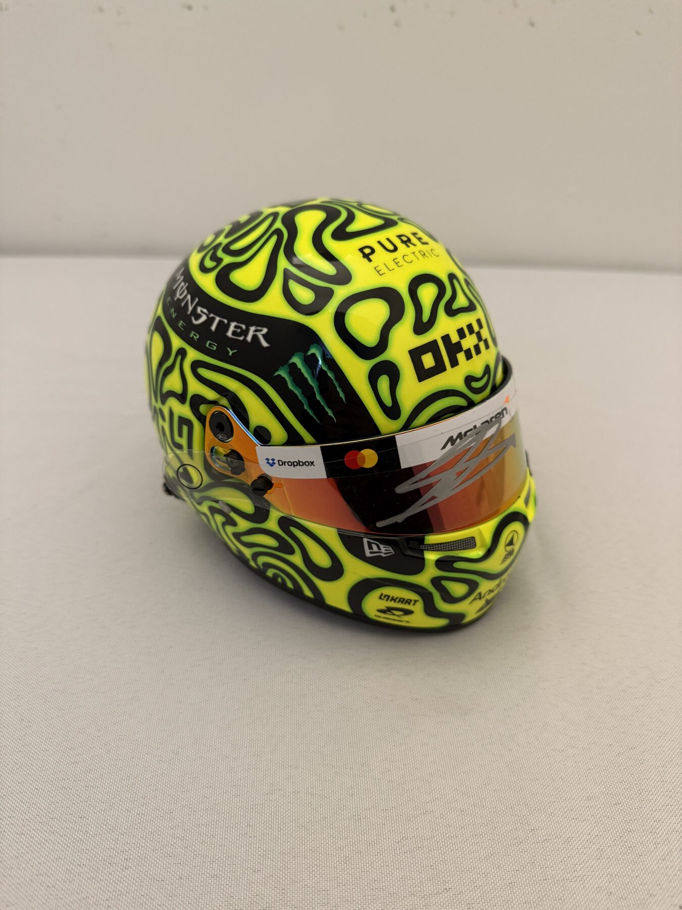 Lando Norris Signed Bell 1:2 Scale F1 Helmet and Cap Display Set - Image 29