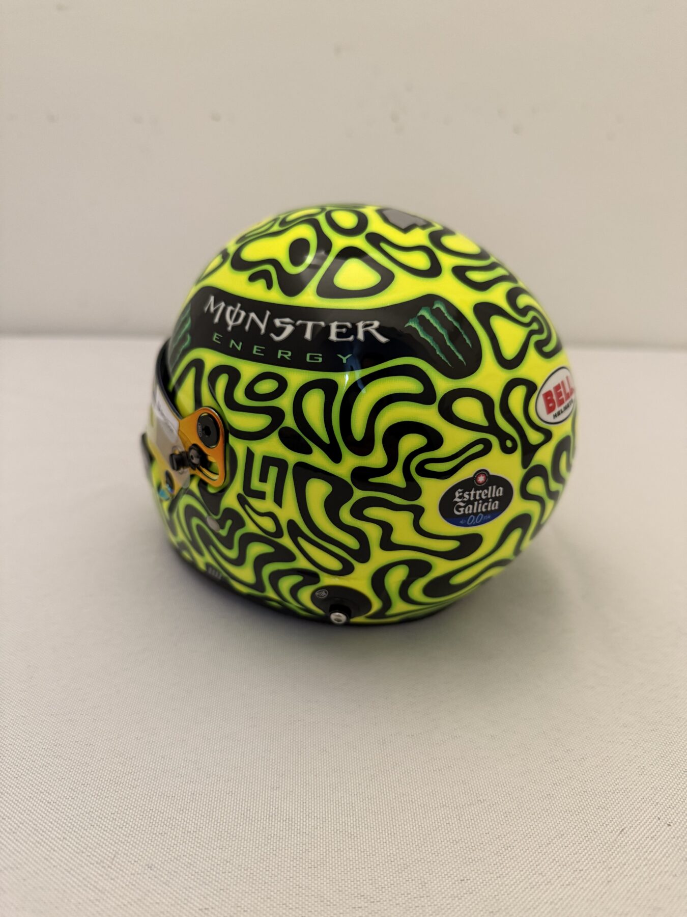 Lando Norris Signed Bell 1:2 Scale F1 Helmet and Cap Display Set - Image 35