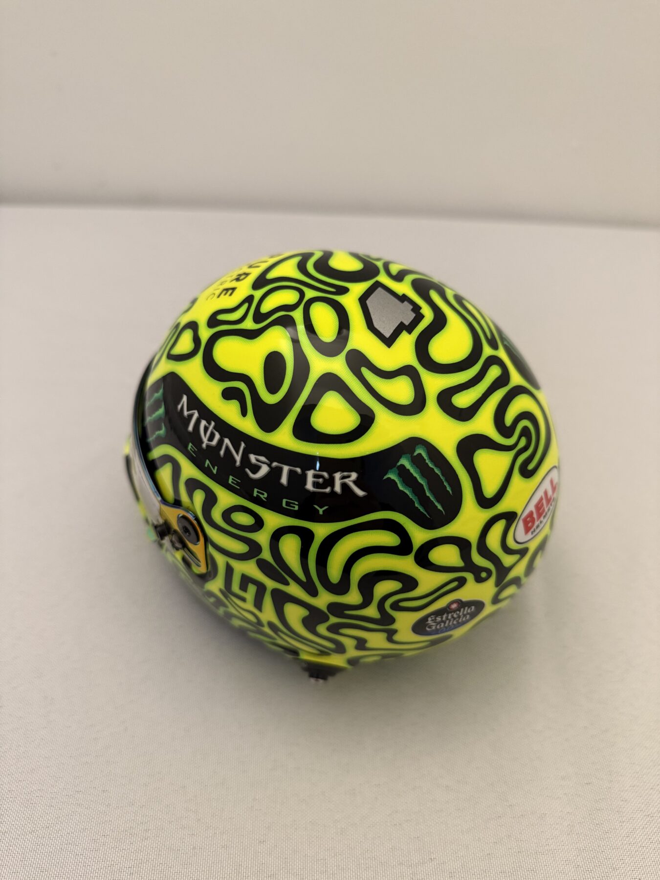 Lando Norris Signed Bell 1:2 Scale F1 Helmet and Cap Display Set - Image 36