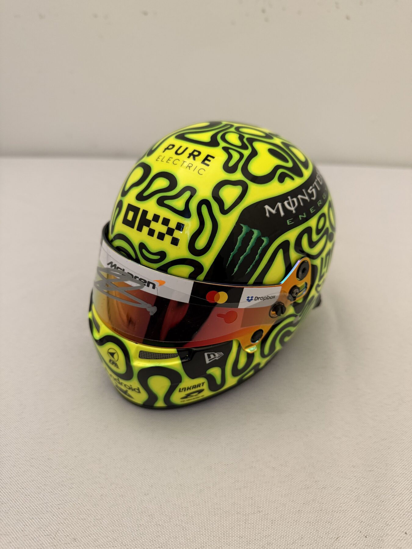 Lando Norris Signed Bell 1:2 Scale F1 Helmet and Cap Display Set - Image 39