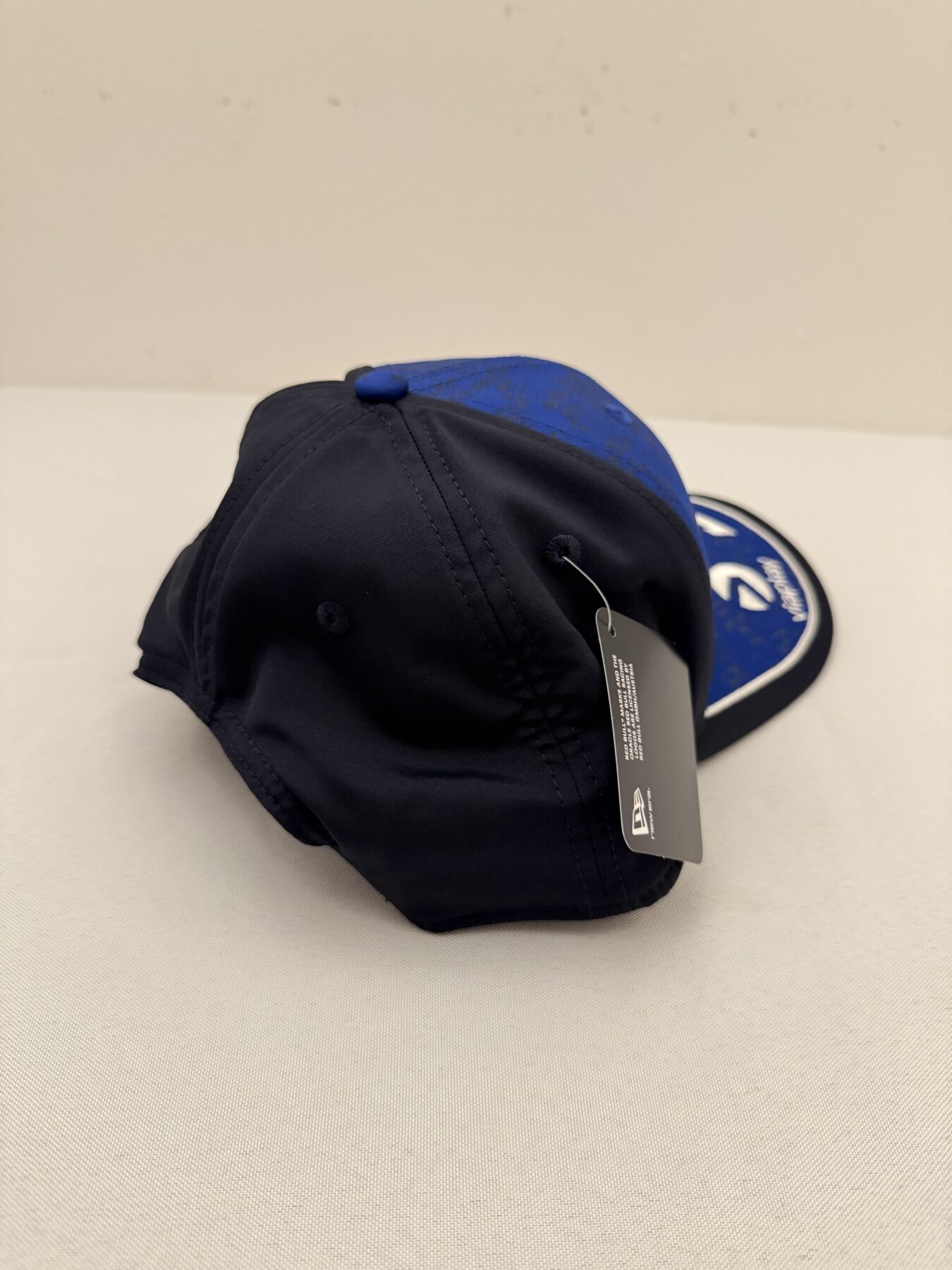 Max Verstappen 2026 Signed Red Bull cap - Image 6