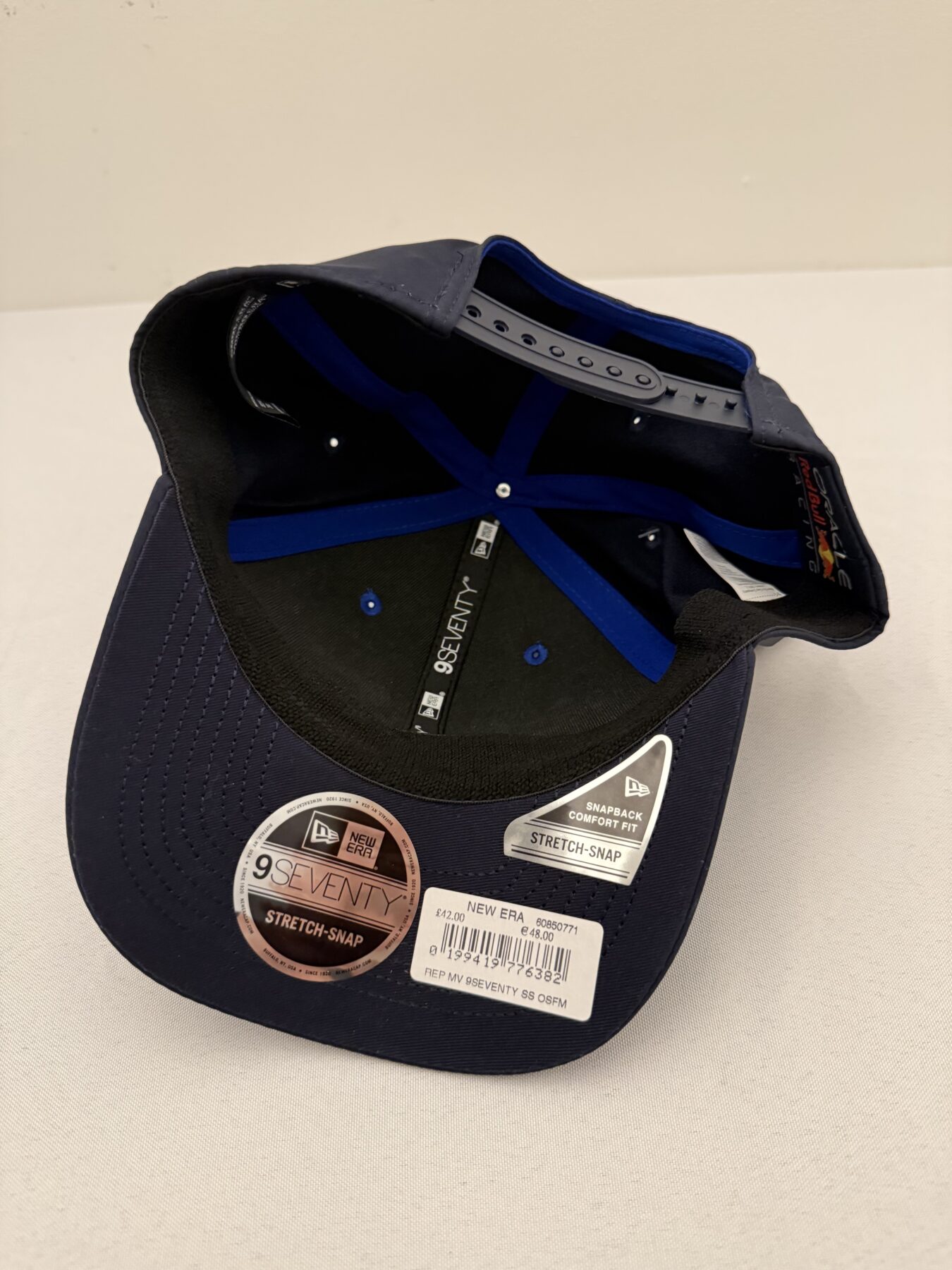 Max Verstappen 2026 Signed Red Bull cap - Image 9