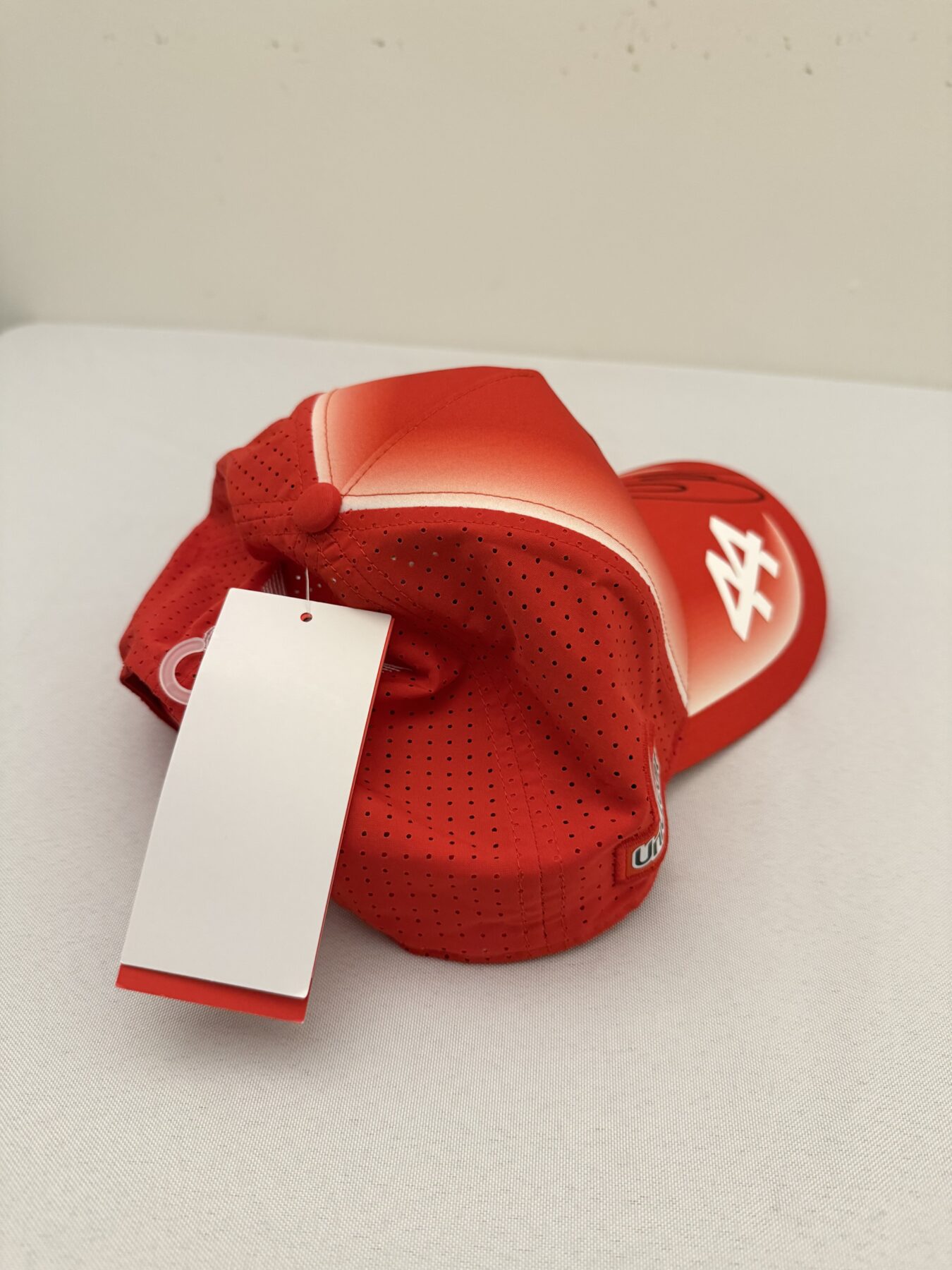 Lewis Hamilton 2026 Ferrari “44” signed cap - Image 9