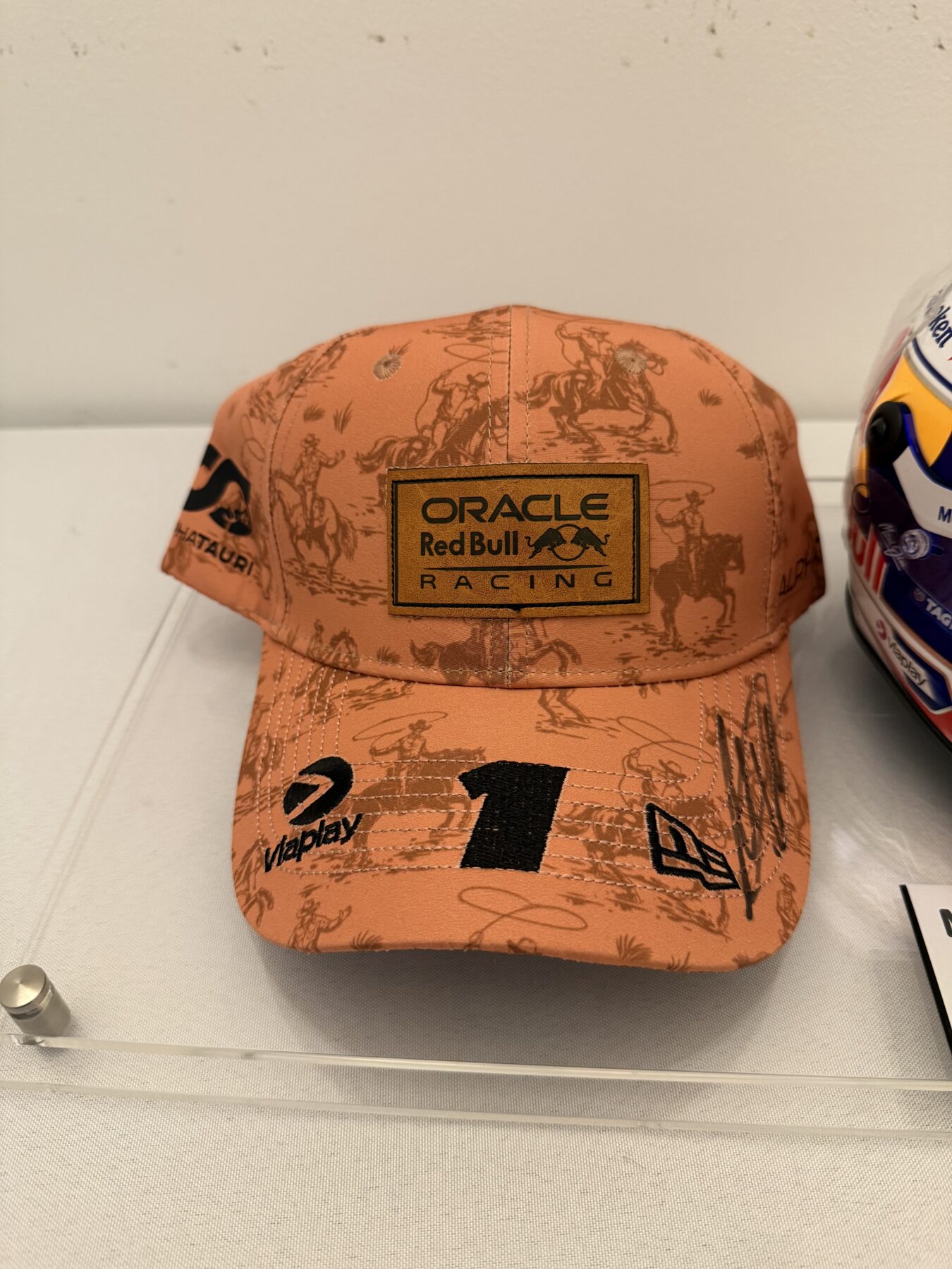 Max Verstappen 2025 Schuberth 1:2 Scale Helmet and USA 2025 Cap Signed - Image 10