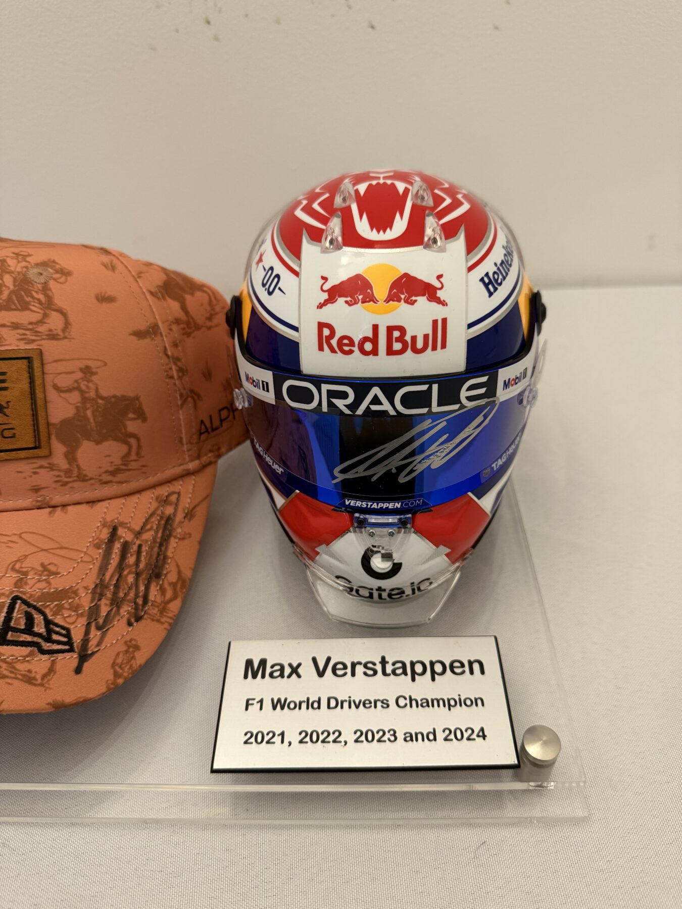 Max Verstappen 2025 Schuberth 1:2 Scale Helmet and USA 2025 Cap Signed - Image 15