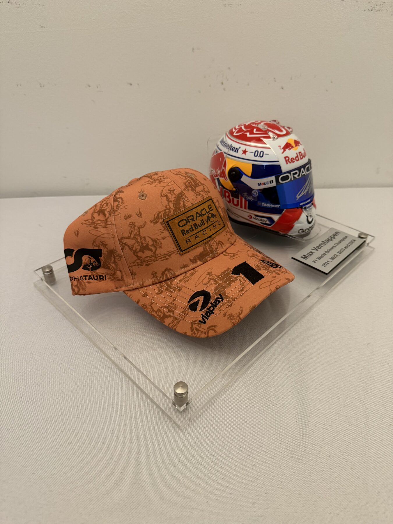 Max Verstappen 2025 Schuberth 1:2 Scale Helmet and USA 2025 Cap Signed - Image 17