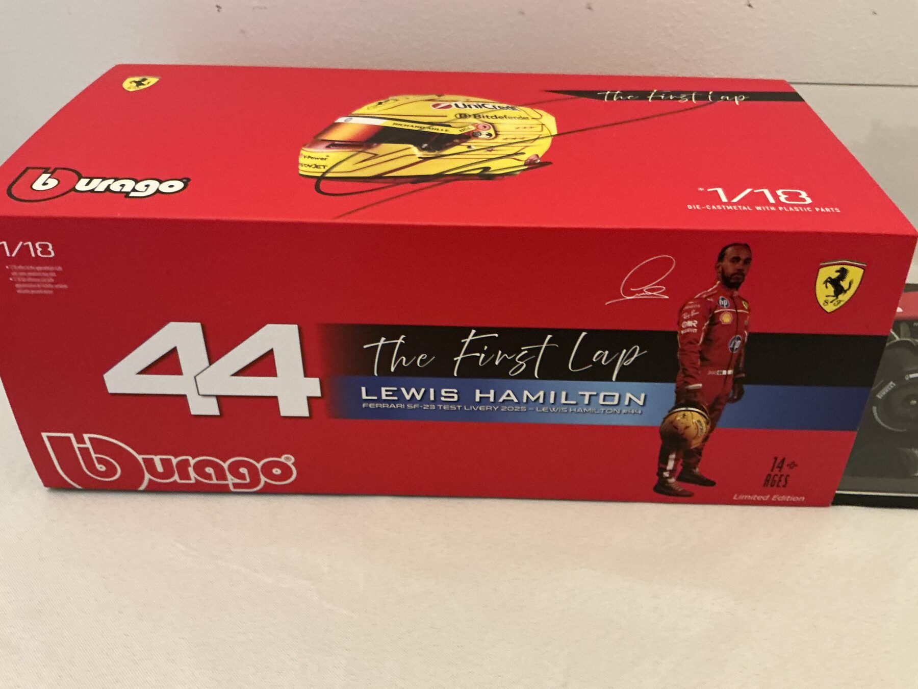 Lewis Hamilton-1/18-Ferrari Model Signed 3 times - Image 3