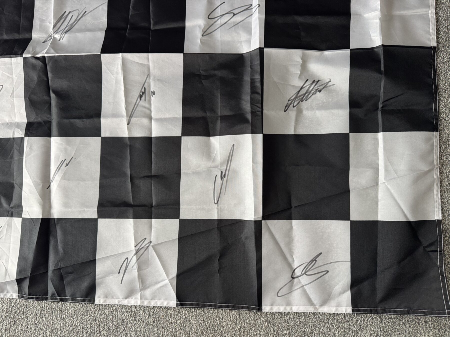 Multi Signed chequered flag -22 autographs from all 2026 F1 drivers - Image 6