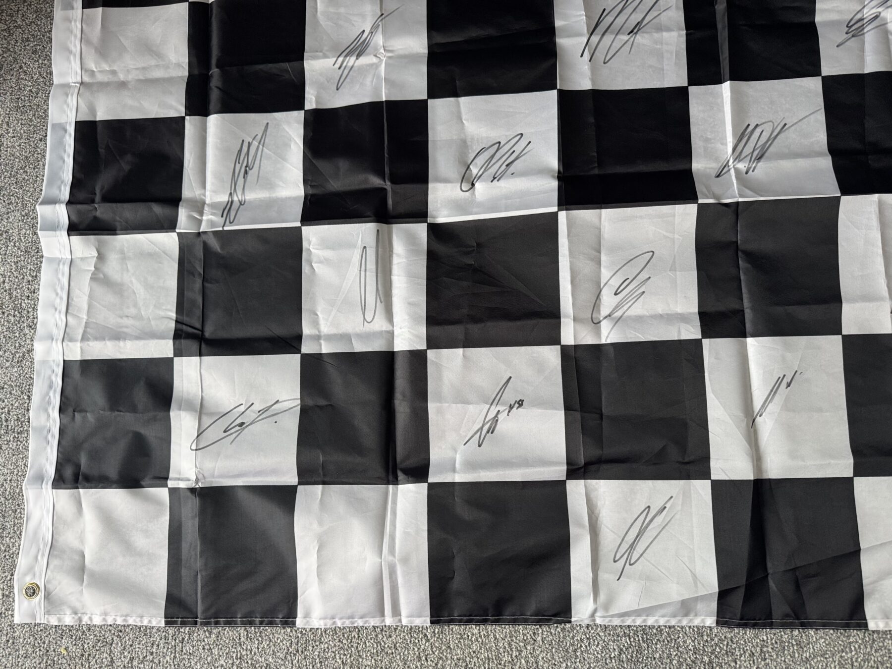 Multi Signed chequered flag -22 autographs from all 2026 F1 drivers - Image 9