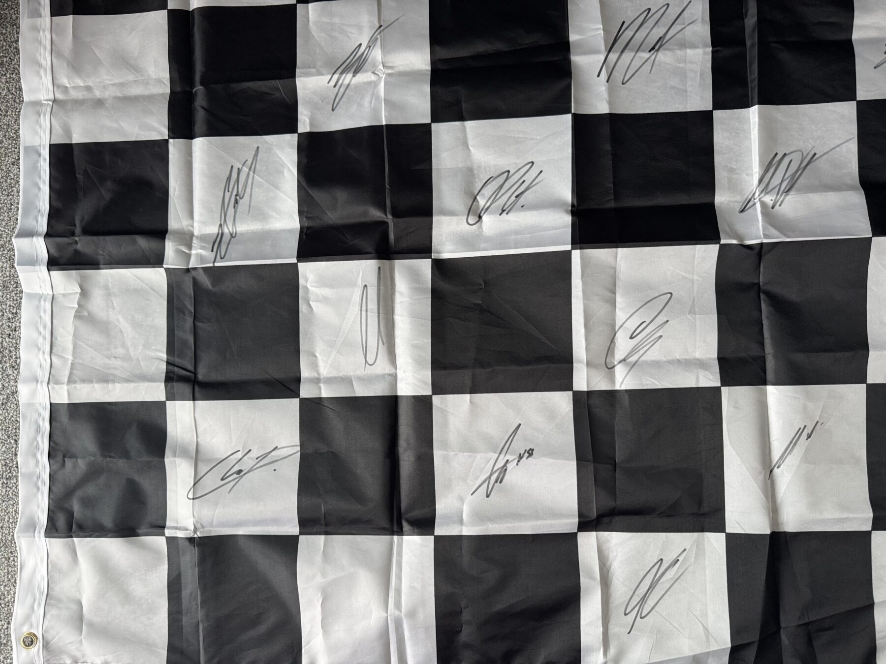 Multi Signed chequered flag -22 autographs from all 2026 F1 drivers - Image 10
