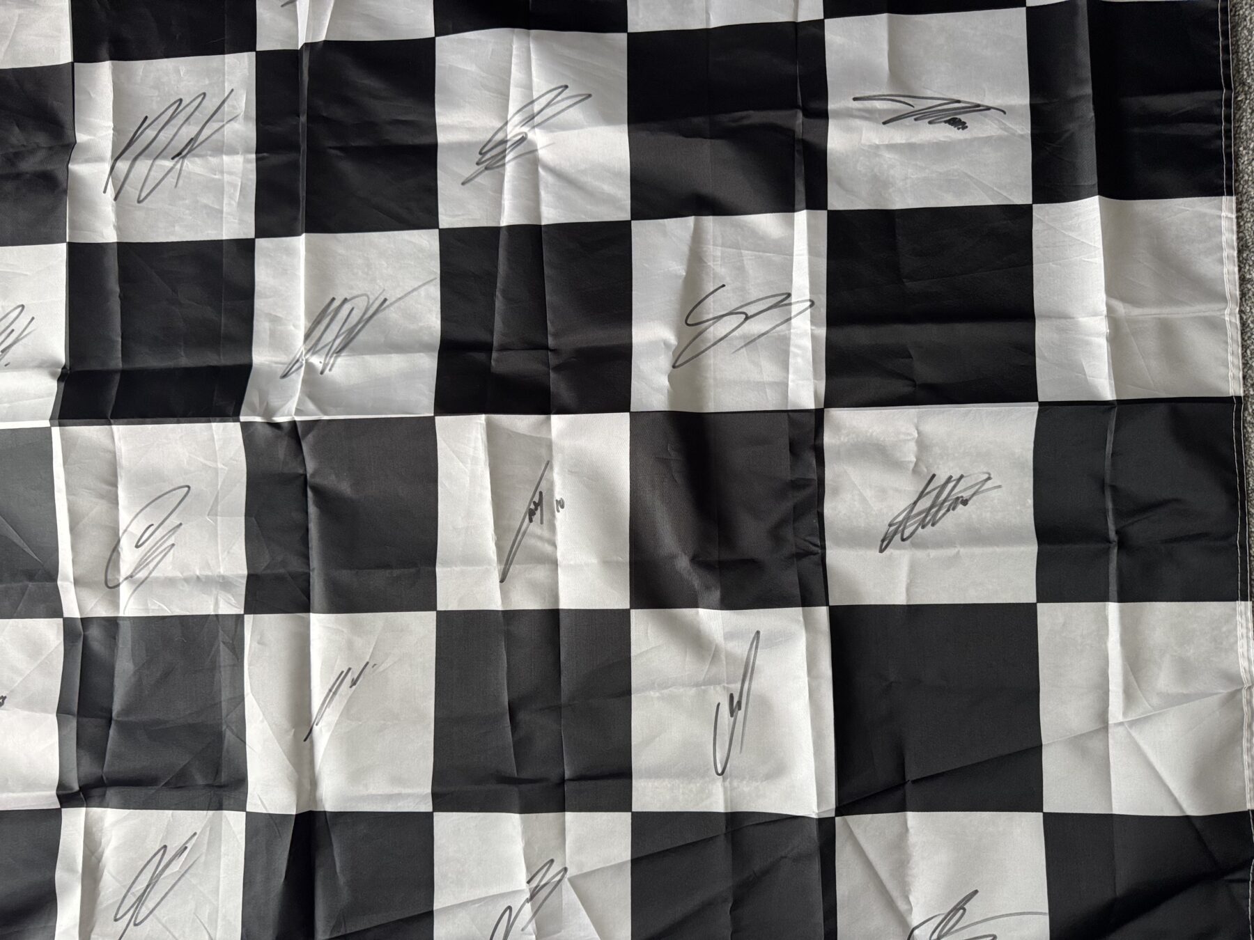 Multi Signed chequered flag -22 autographs from all 2026 F1 drivers - Image 2