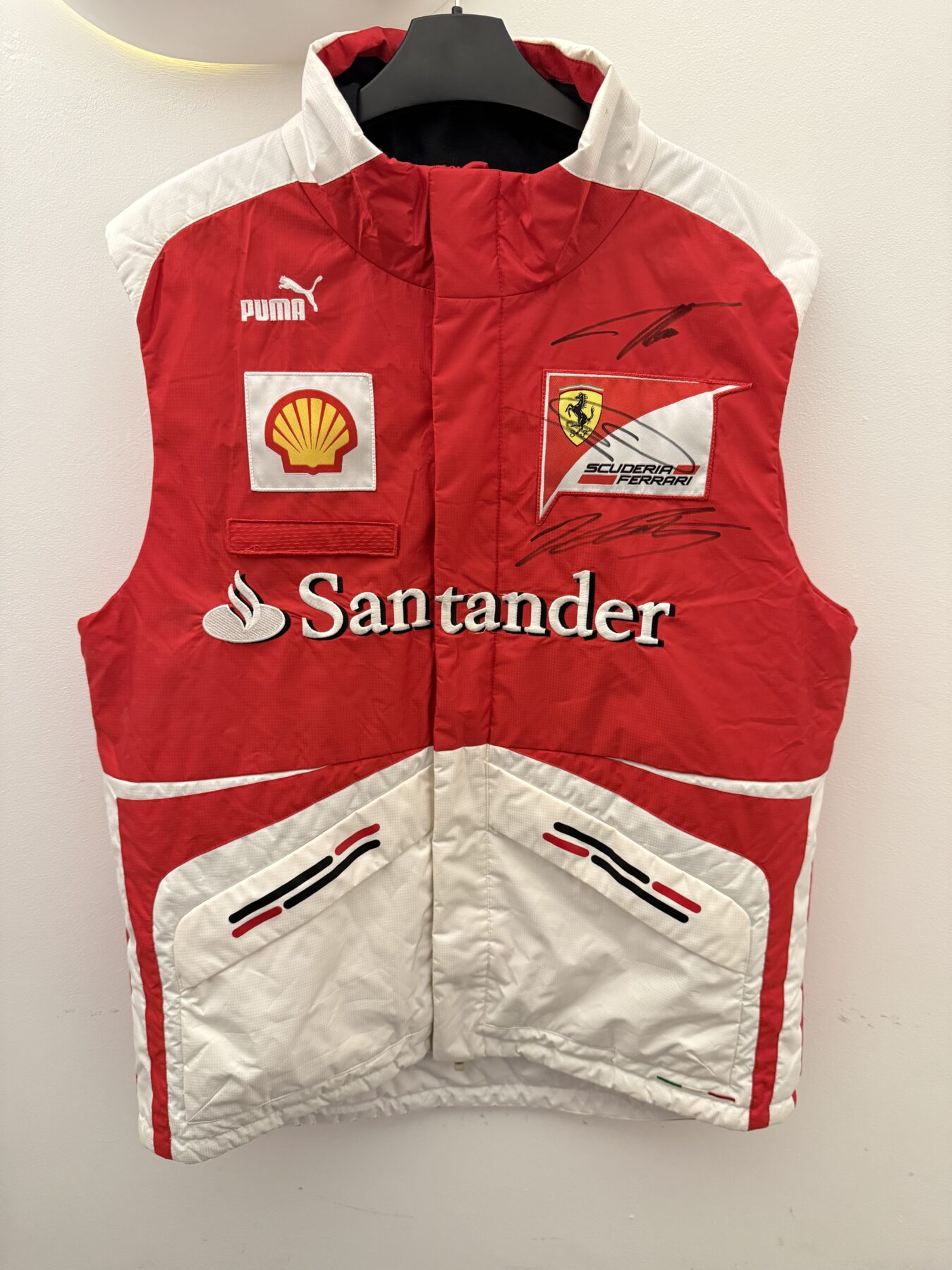 Ferrari Gilet-Signed by Charles Leclerc,Fernando Alonso and Lewis Hamilton - Image 7