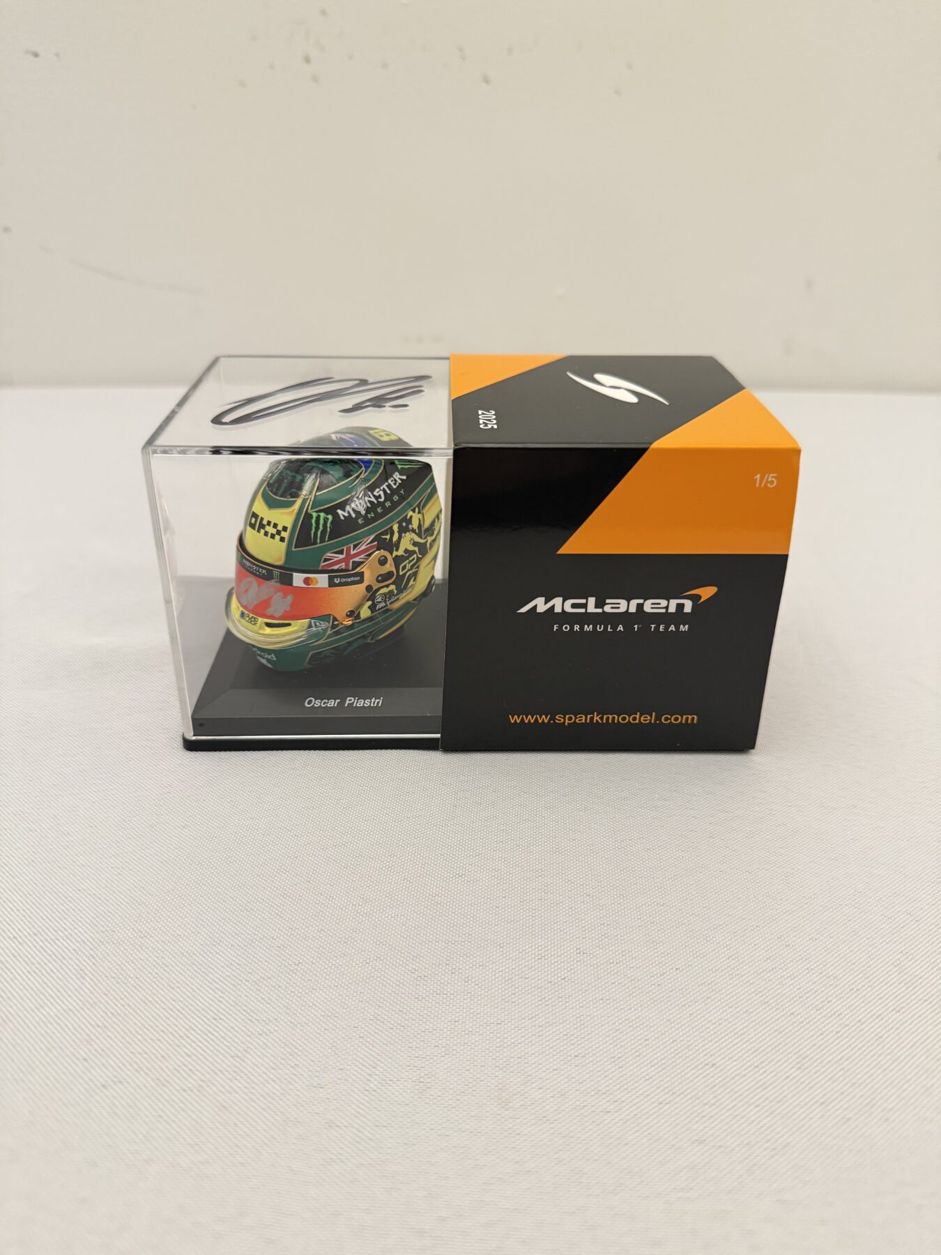 Oscar Piastri 1/5 scale Australia GP-helmet Signed twice - Image 20