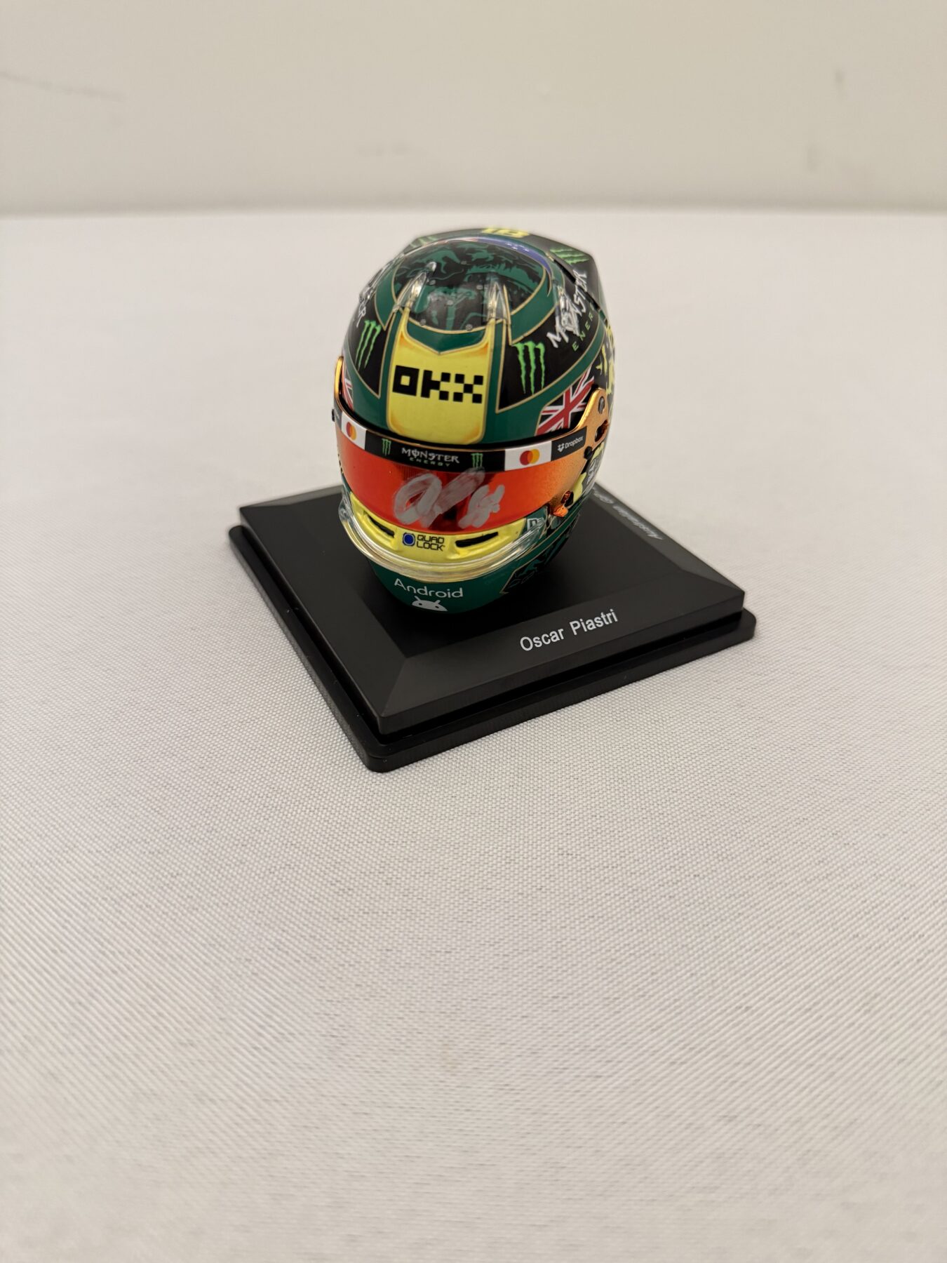 Oscar Piastri 1/5 scale Australia GP-helmet Signed twice - Image 8