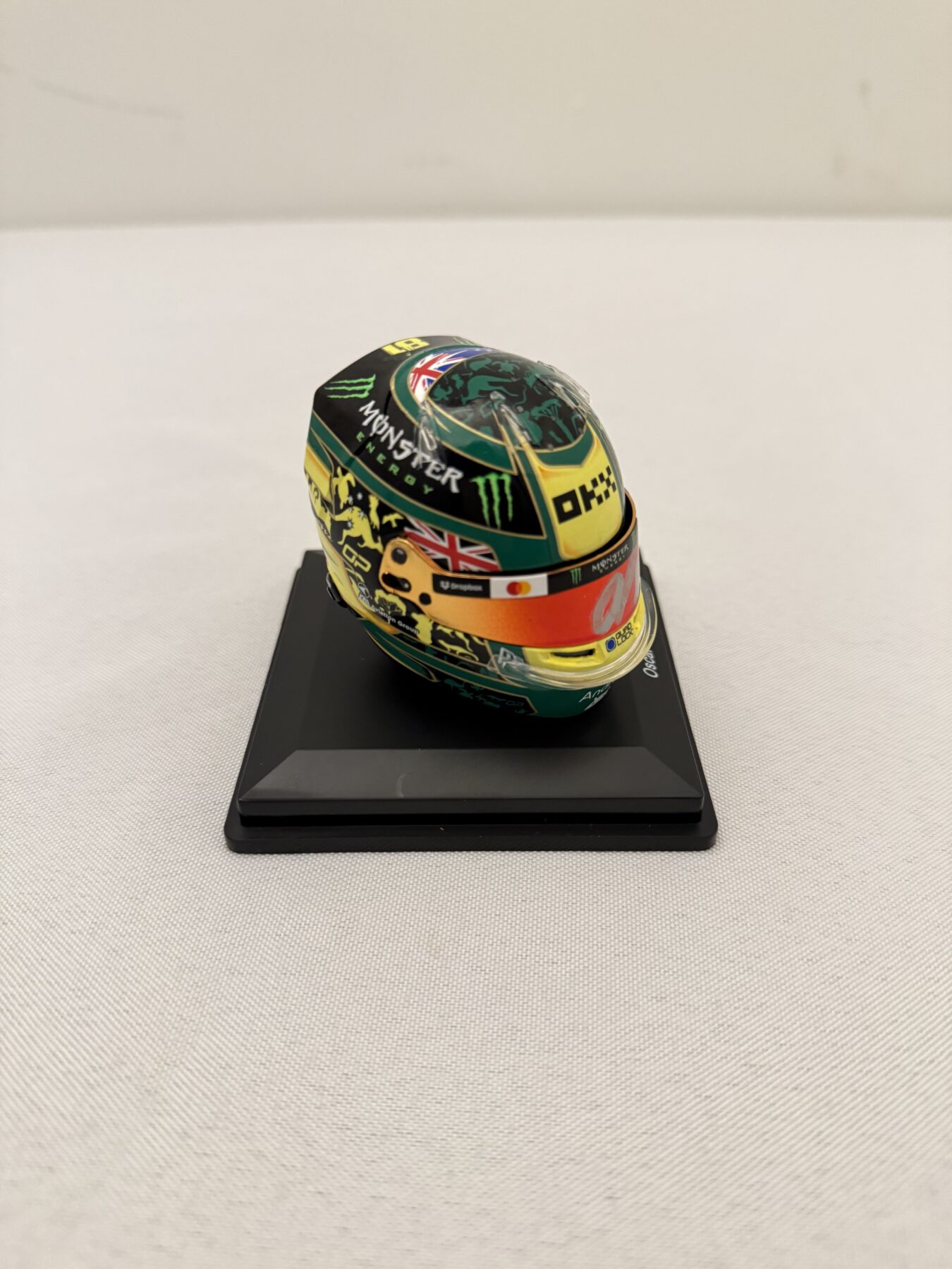 Oscar Piastri 1/5 scale Australia GP-helmet Signed twice - Image 16