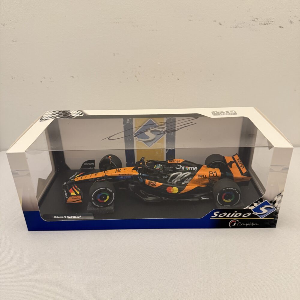Oscar Piastri signed 1/18
