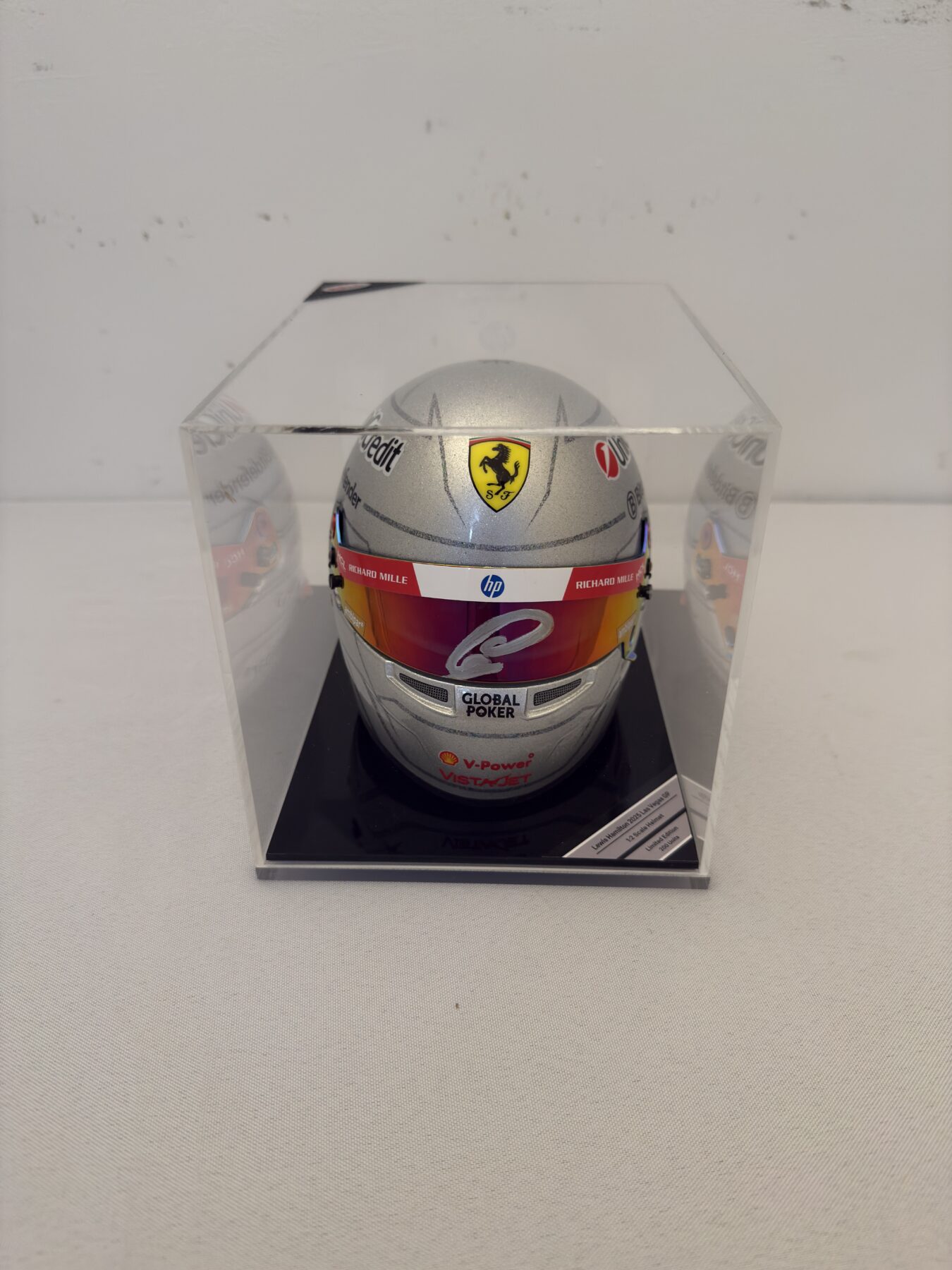 Lewis Hamilton-Bell 1/2 scale Las Vegas-limited edition-Ferrari Limited Edition helmet Signed on the helmet and on the box - Image 18