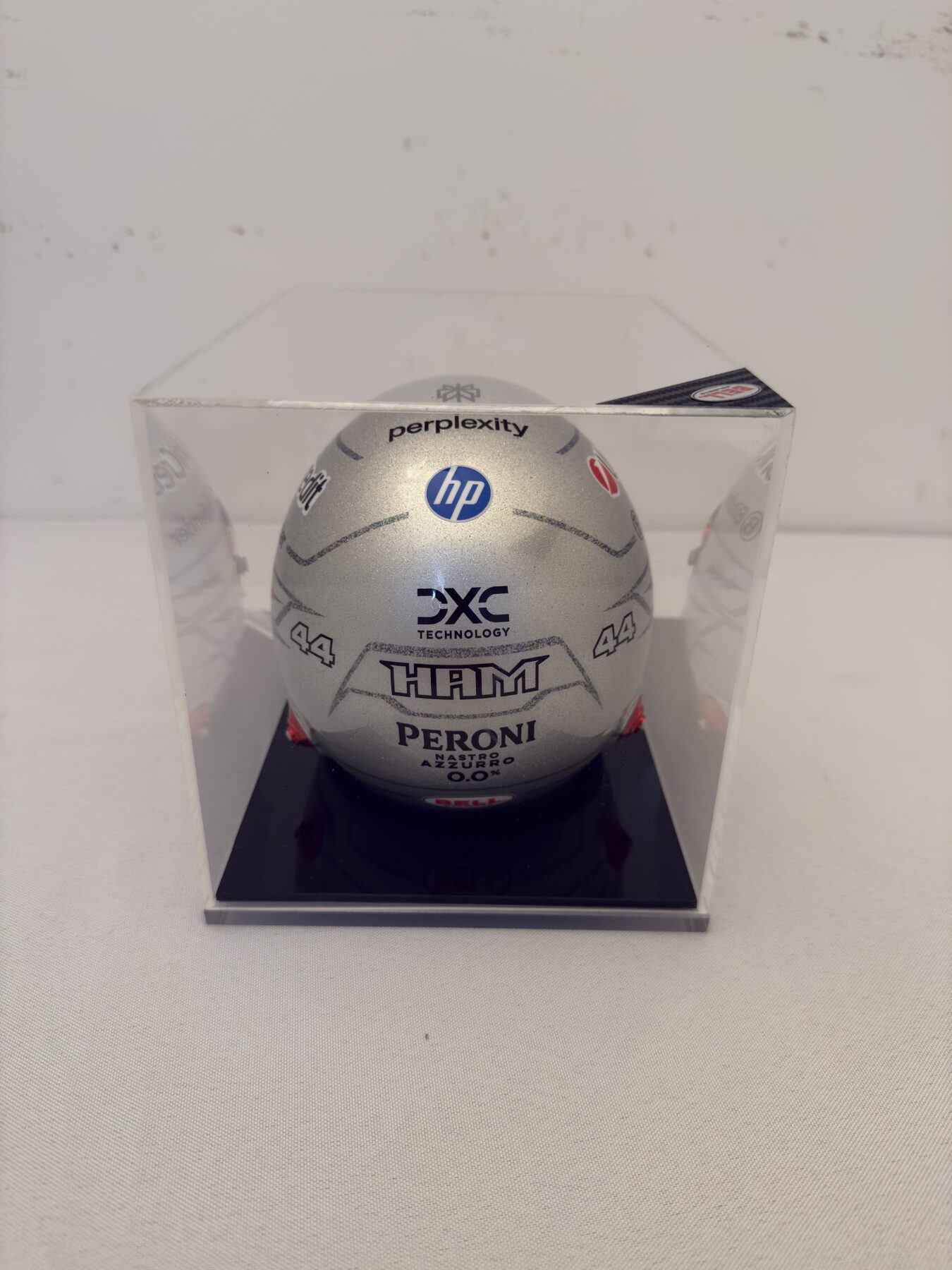 Lewis Hamilton-Bell 1/2 scale Las Vegas-limited edition-Ferrari Limited Edition helmet Signed on the helmet and on the box - Image 6