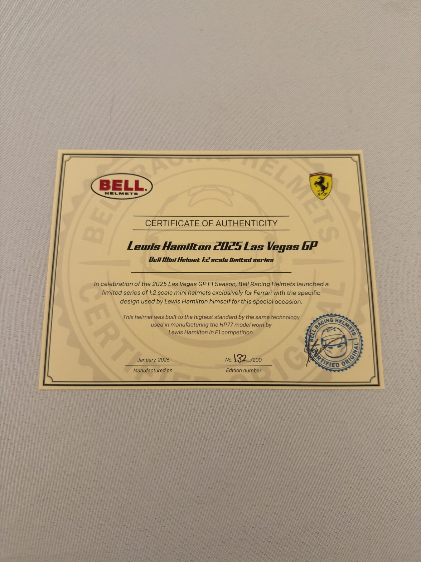 Lewis Hamilton-Bell 1/2 scale Las Vegas-limited edition-Ferrari Limited Edition helmet Signed on the helmet and on the box - Image 12