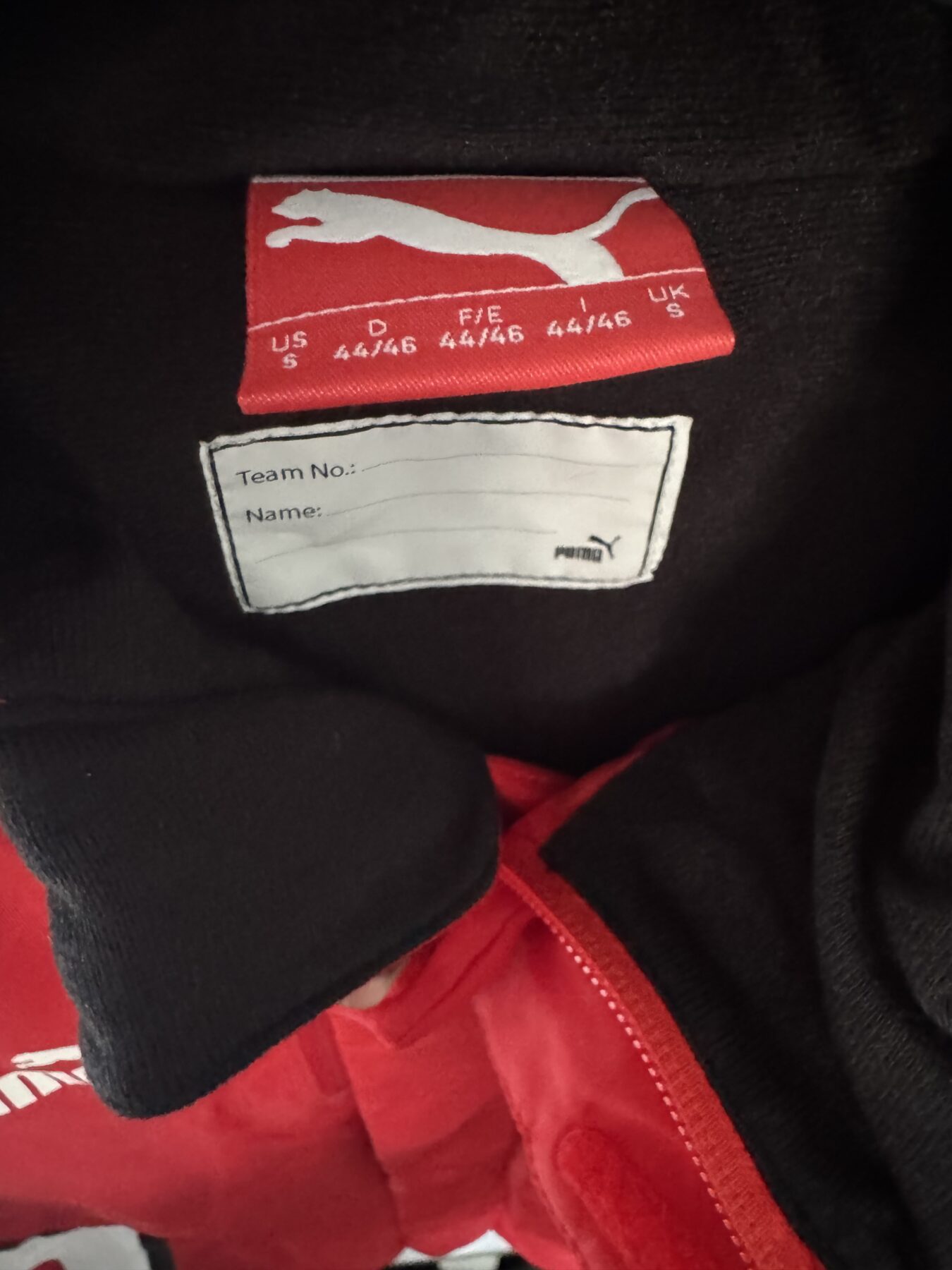 Ferrari Gilet-Signed by Charles Leclerc,Fernando Alonso and Lewis Hamilton - Image 11