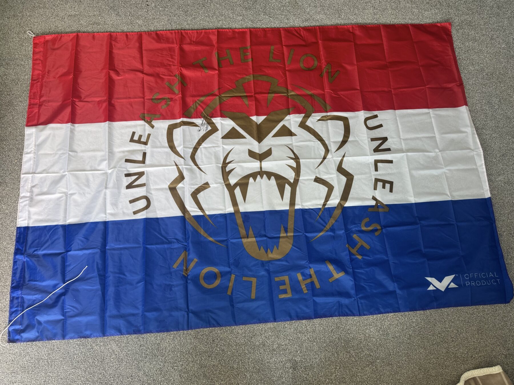 Max Verstappen “the lion” 2026-Signed flag-extra large size - Image 7