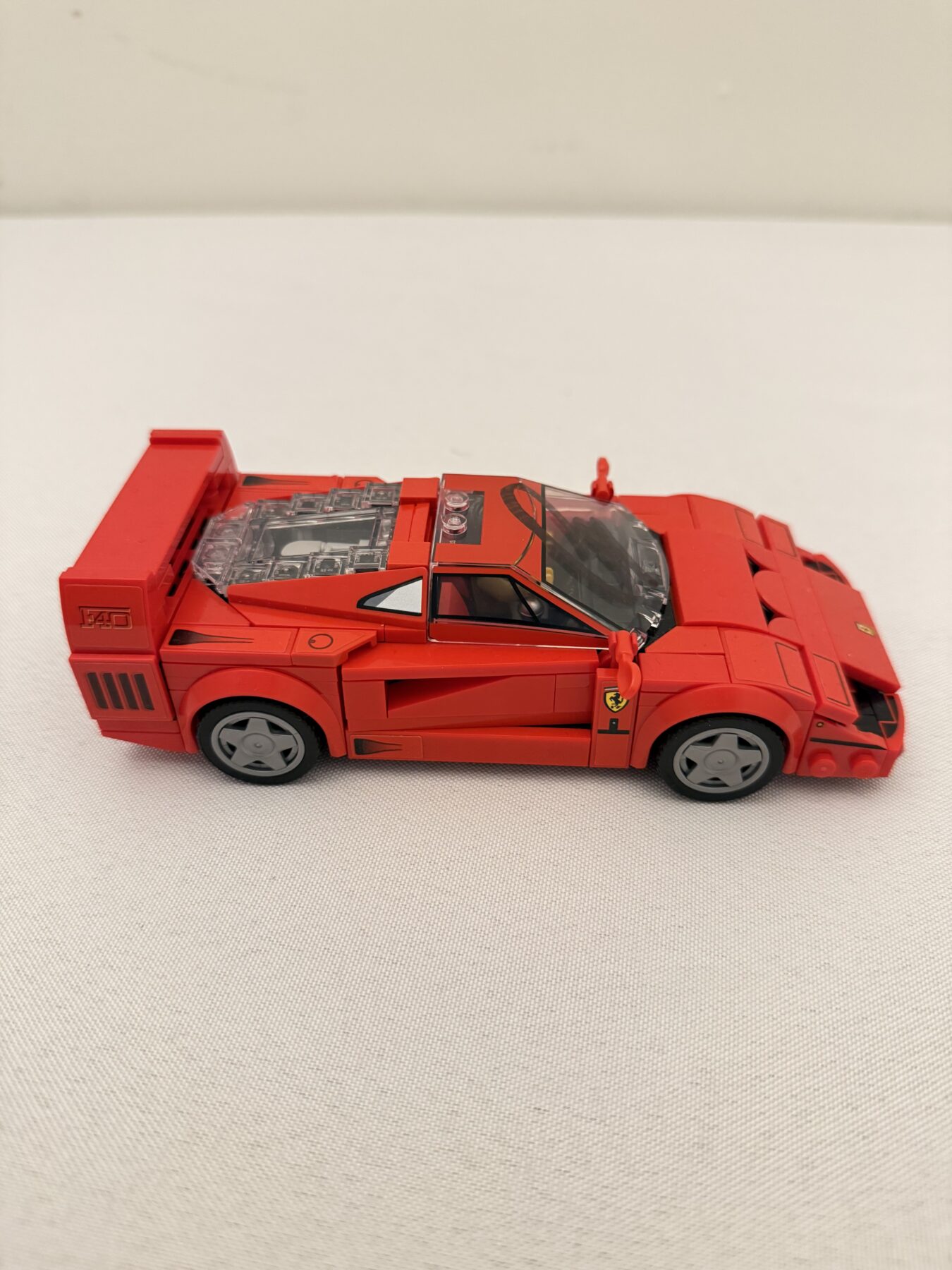 Ferrari F40-Lego model-Signed by Lewis Hamilton - Image 12