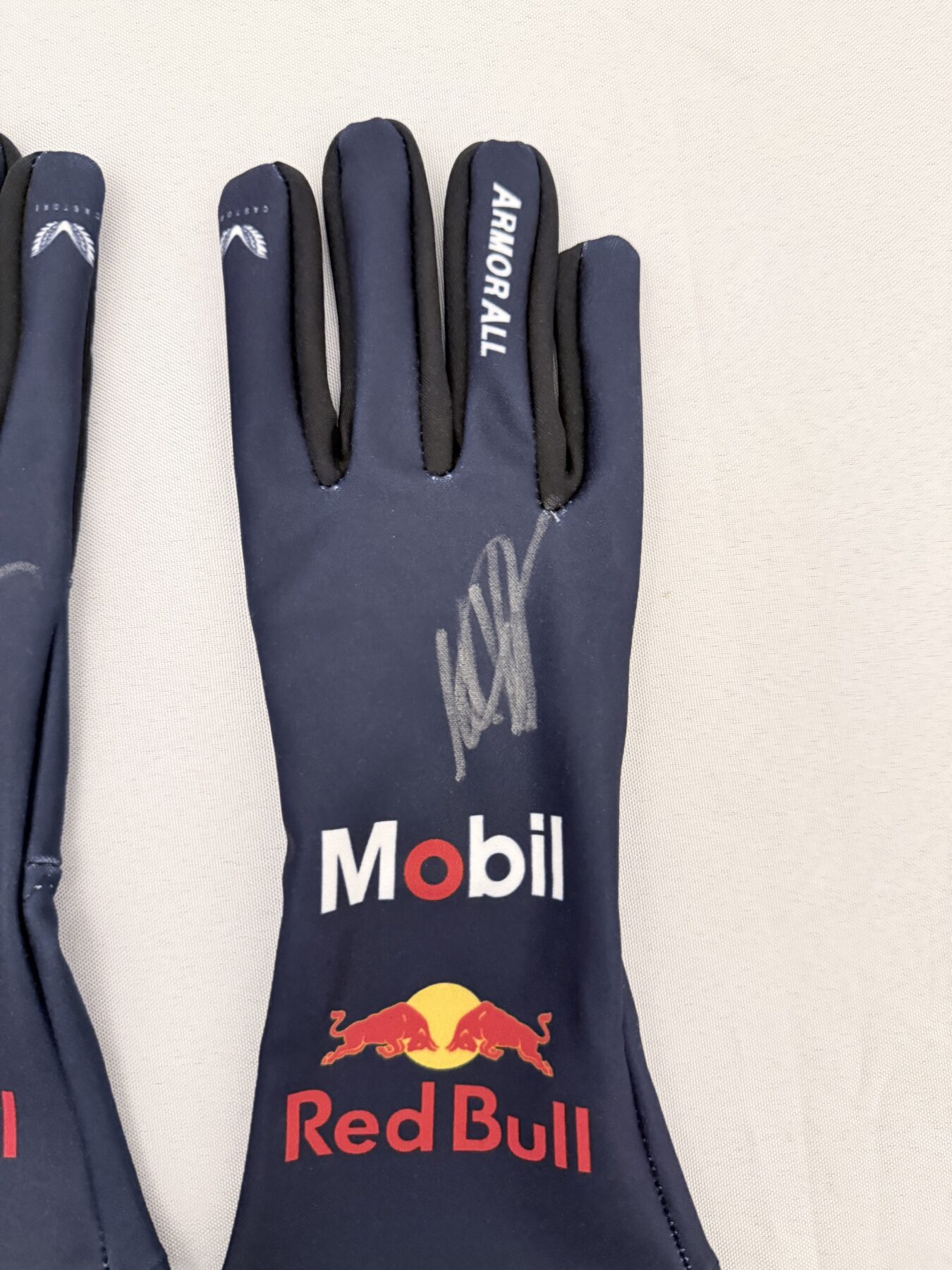 Max Verstappen Signed Gloves-2026 - Image 4