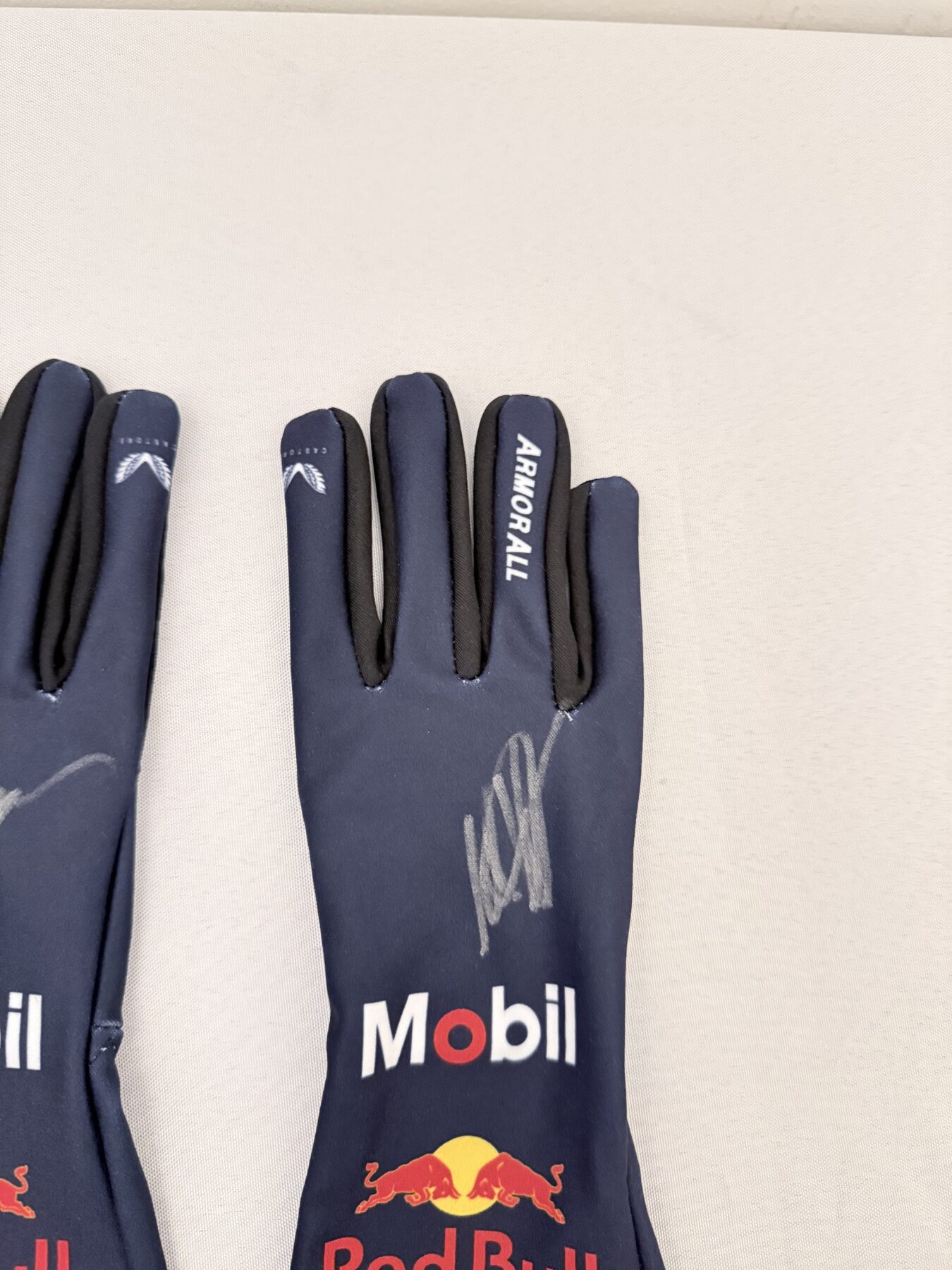 Max Verstappen Signed Gloves-2026 - Image 8