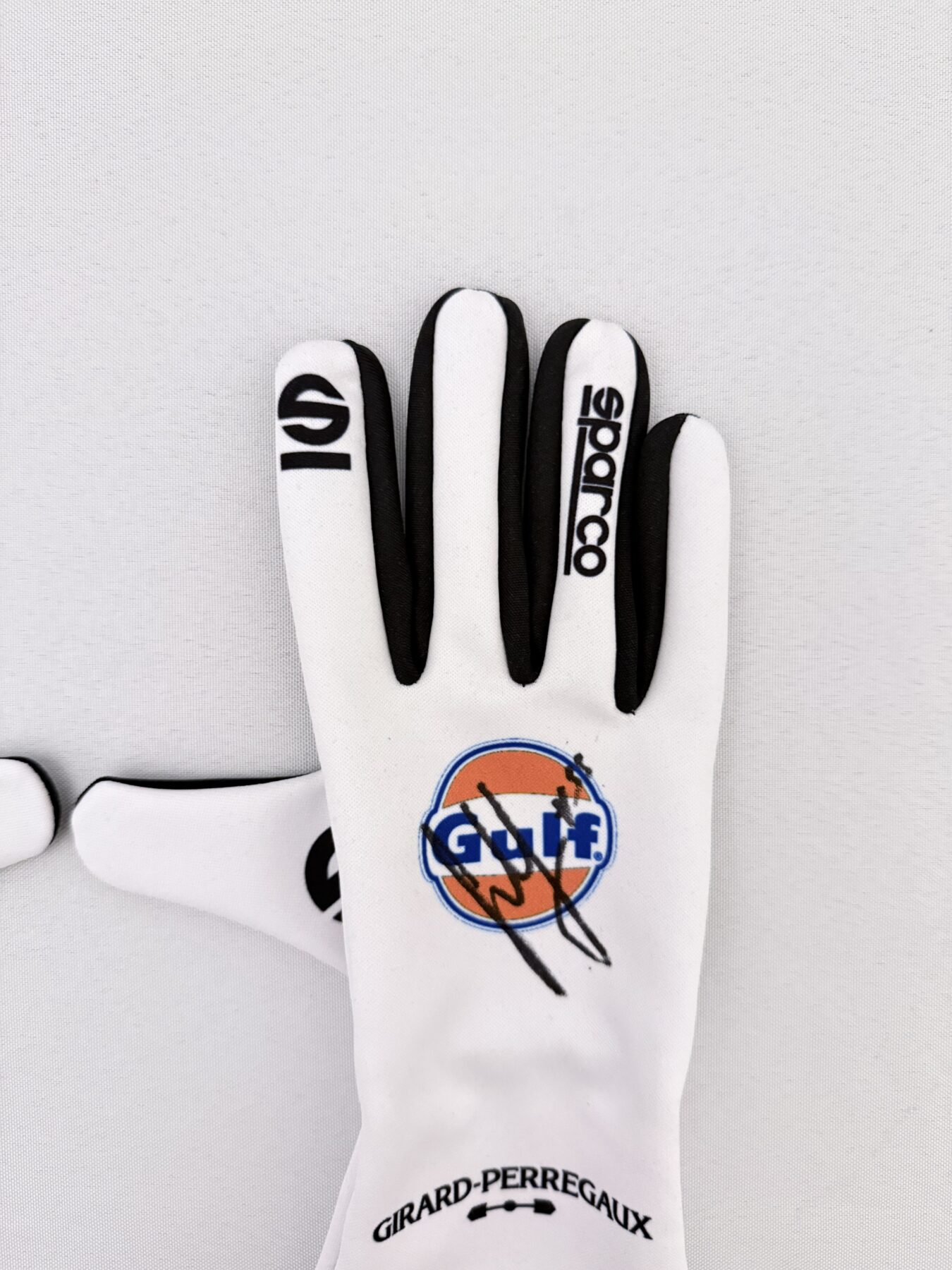 Carlos Sainz & Alex Albon Signed Gloves - Image 5