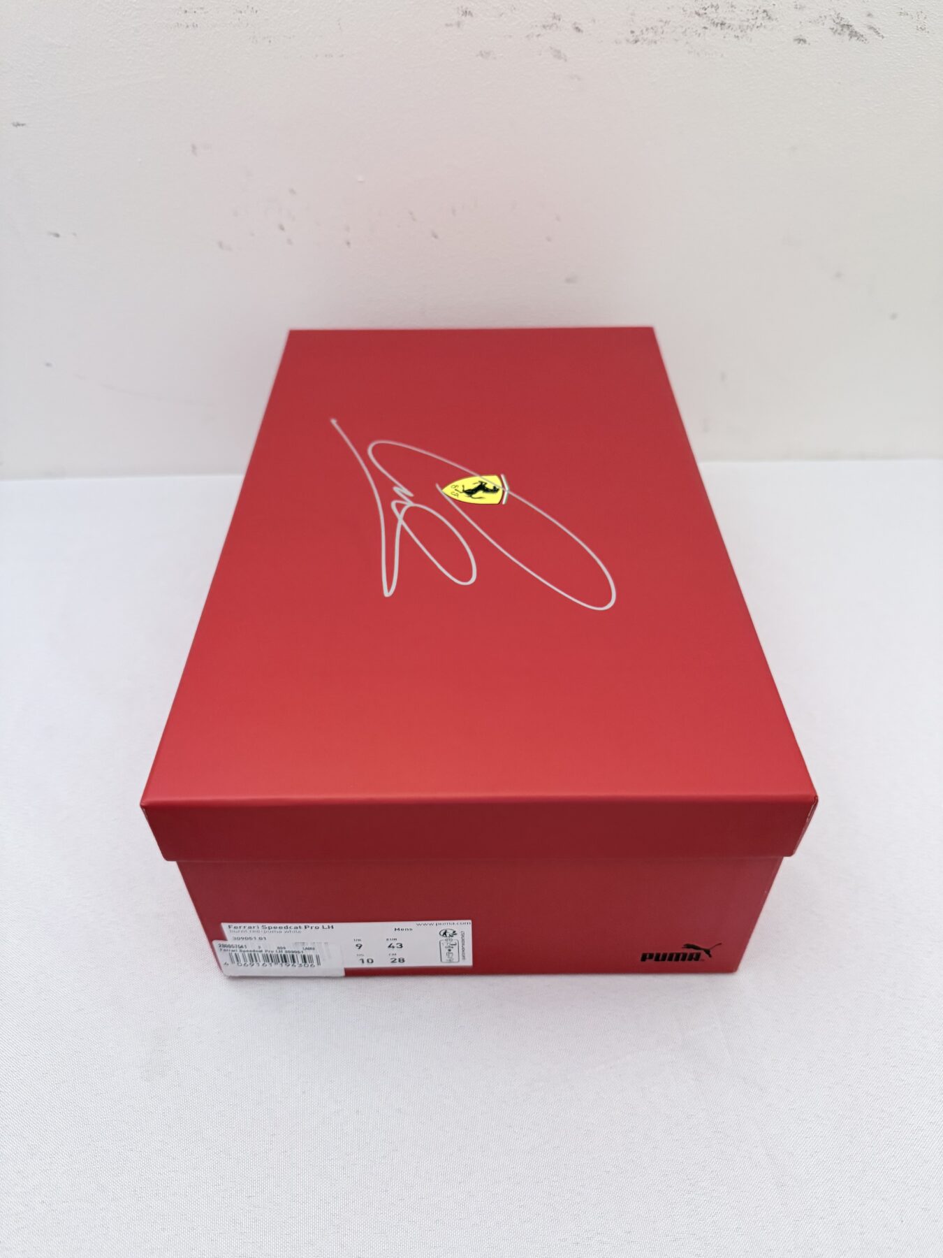 Lewis Hamilton Signed Ferrari Official Boots - Image 27