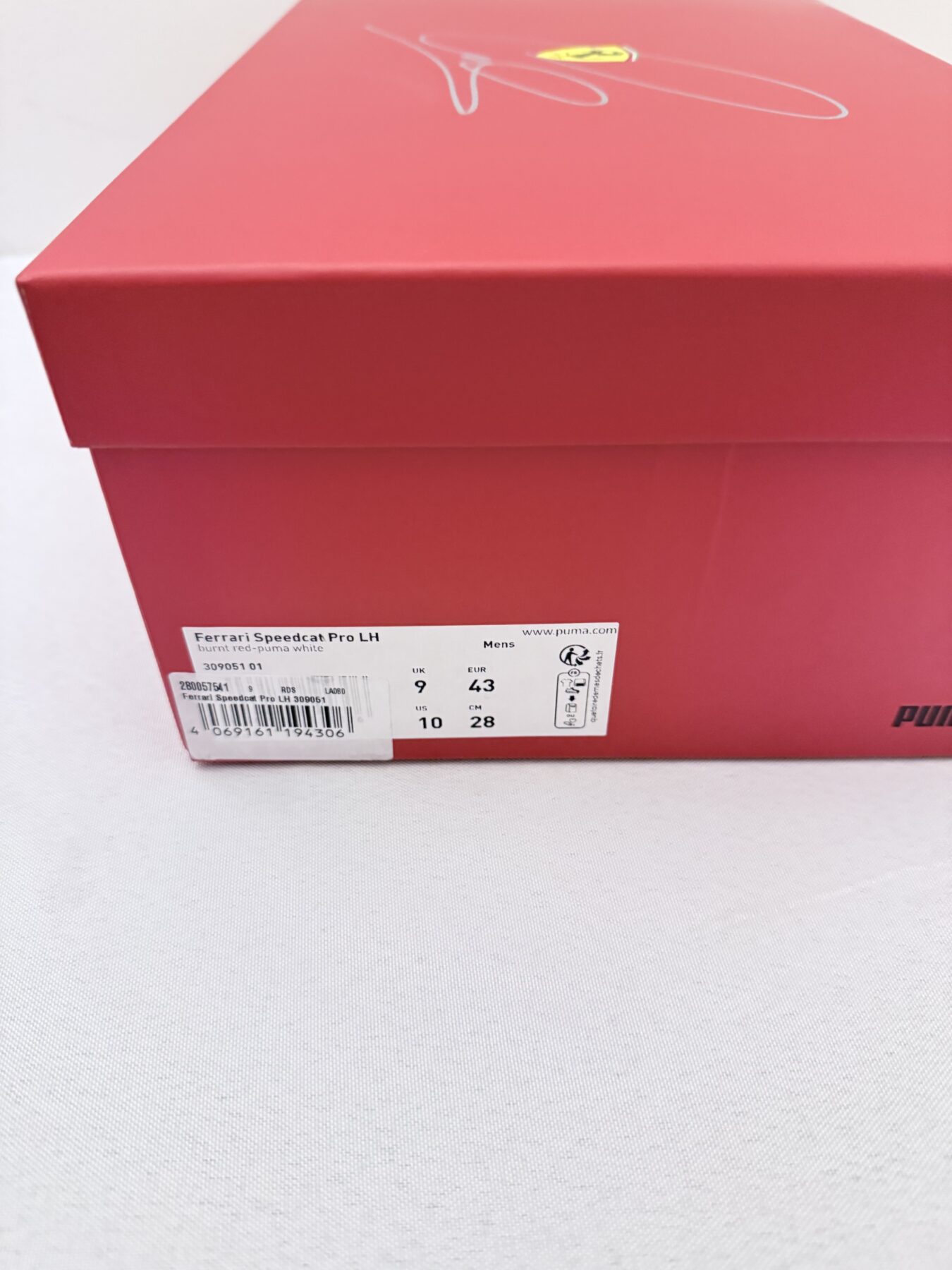 Lewis Hamilton Signed Ferrari Official Boots - Image 28